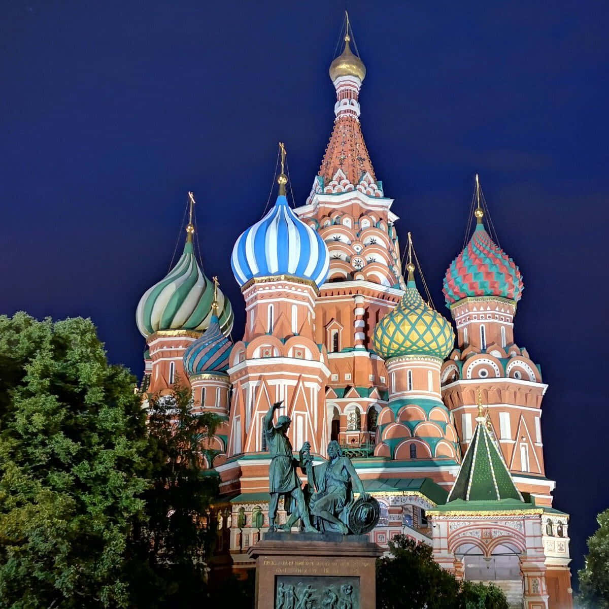 Saint Basil's Cathedral Accent Lights With Monument Wallpaper