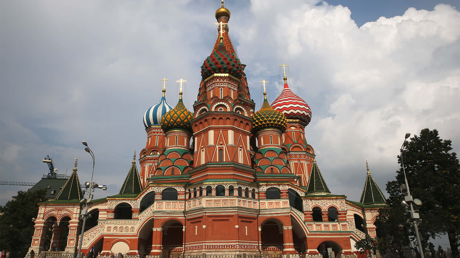 Saint Basil's Cathedral On Cloudy Day Wallpaper