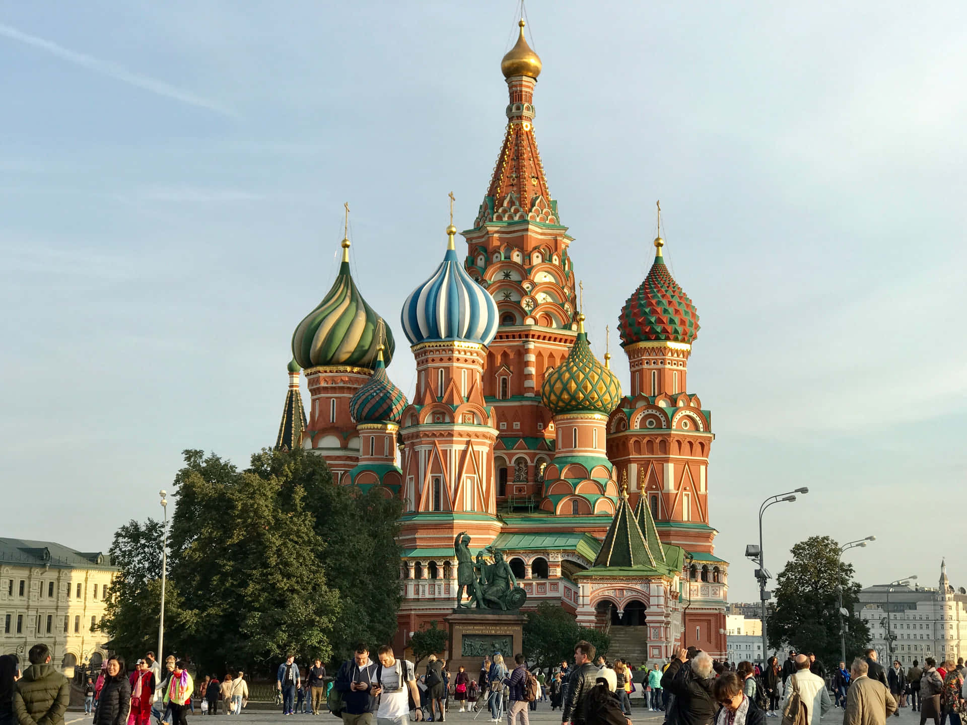 Saint Basil's Cathedral Surrounded By Tourists Wallpaper