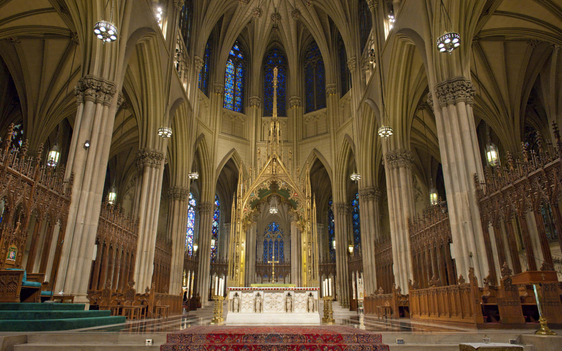 Ansichtdes Altars In Der Kathedrale Von St. Patrick Wallpaper