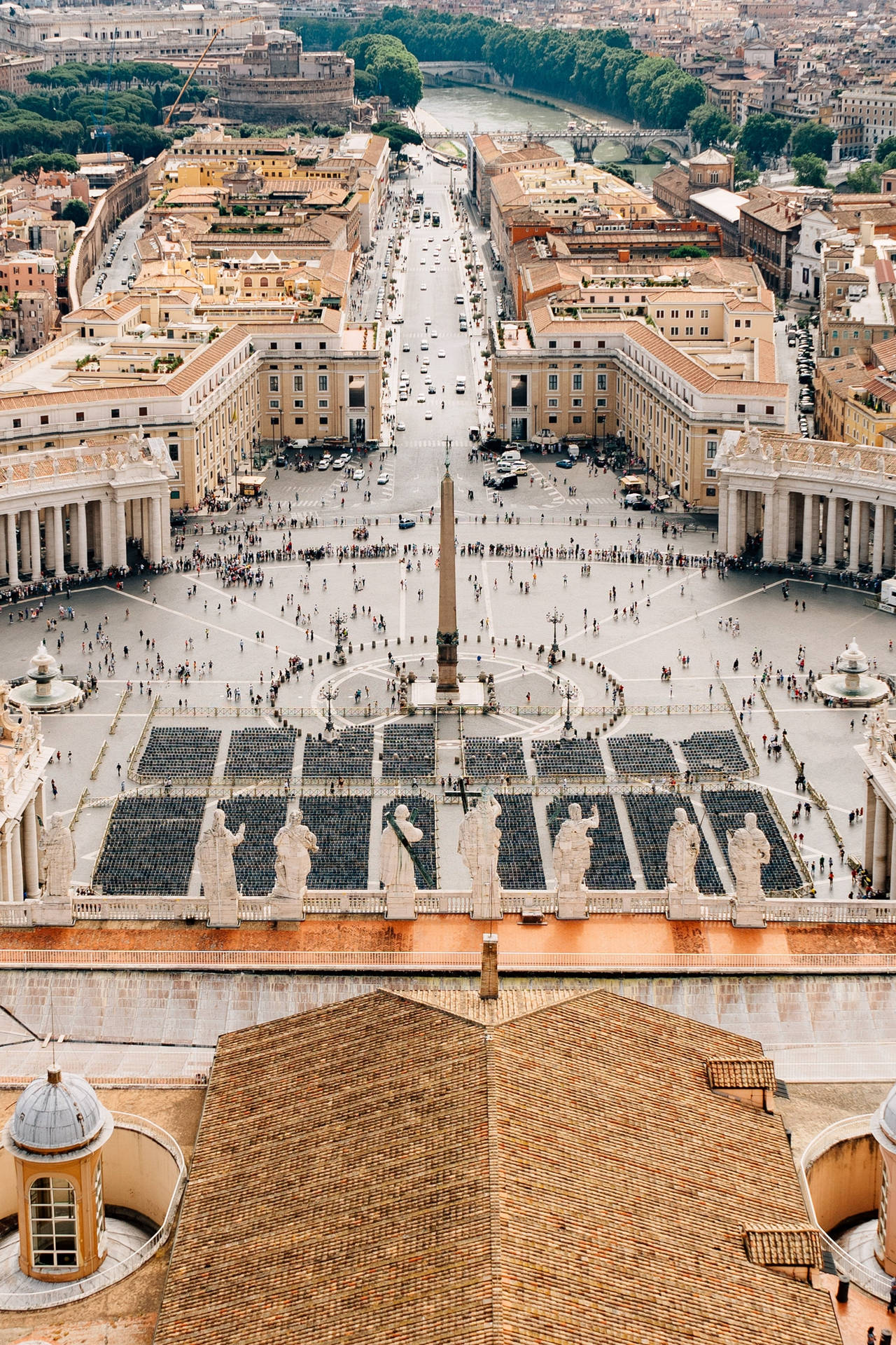 Saint Peter's Square In Vatican Wallpaper