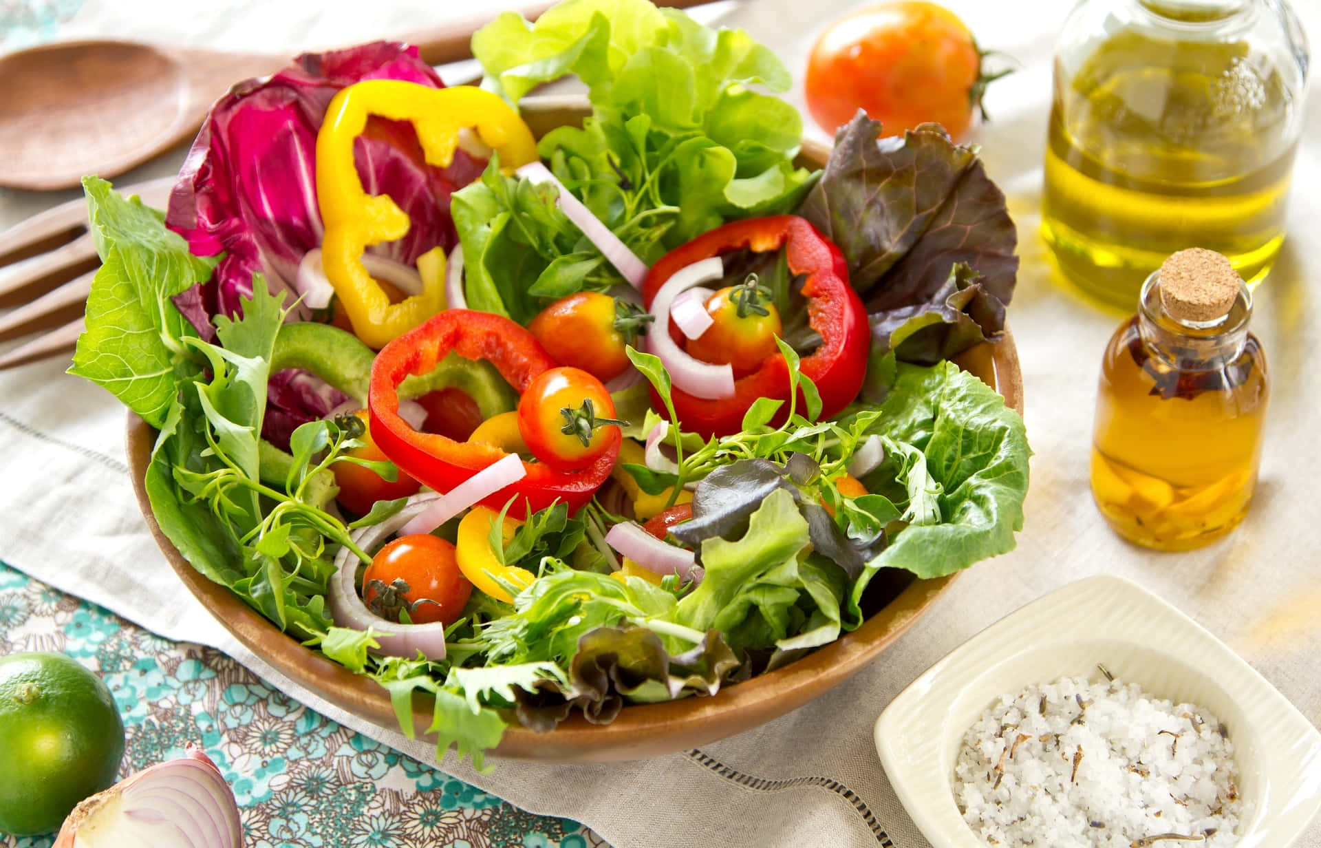 Fresh and Healthy Mixed Green Salad