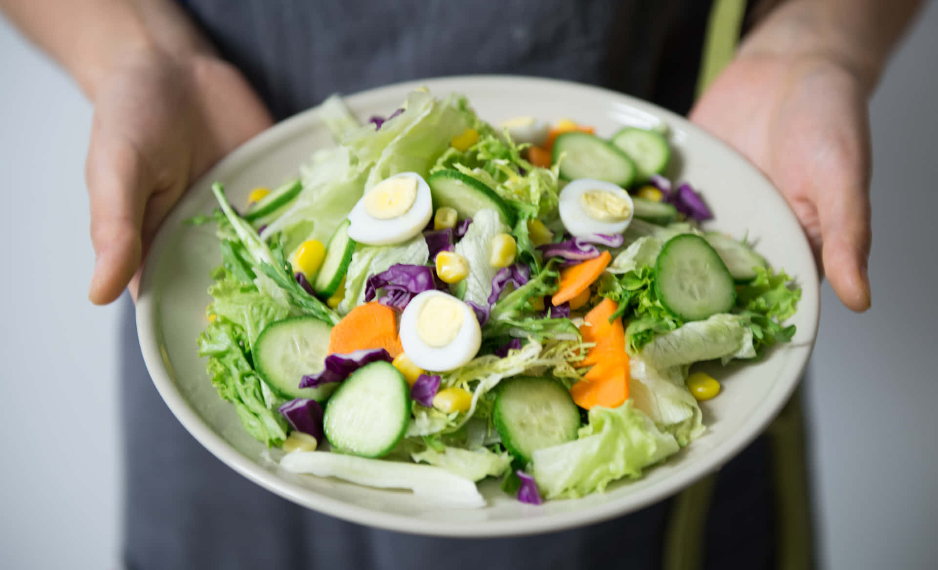 Nyden Sund Og Lækker Salat I Dag!