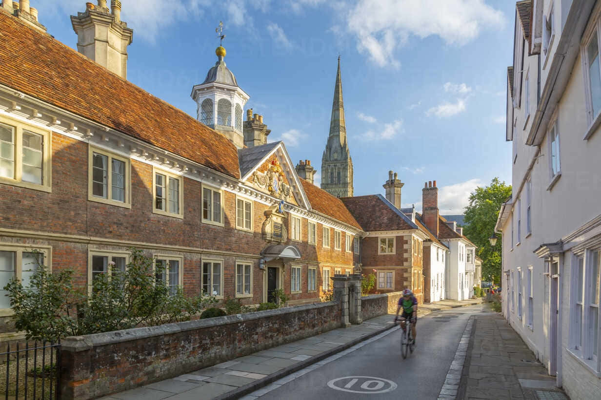 Salisbury Cathedral Spire Street View Wallpaper