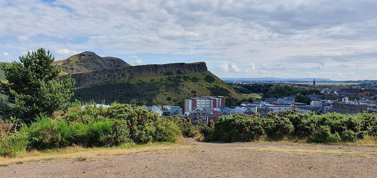 Salisbury Crags Overlooking Edinburgh Wallpaper