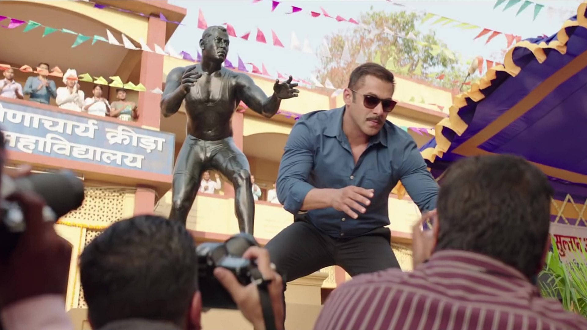 Salman Khan Hd Posing In Front Of Statue