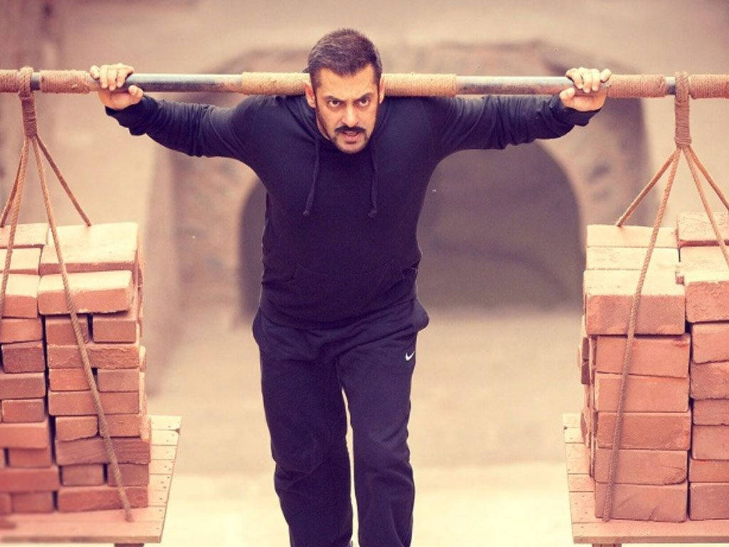 Salman Khan Hd Sultan Carrying Bricks
