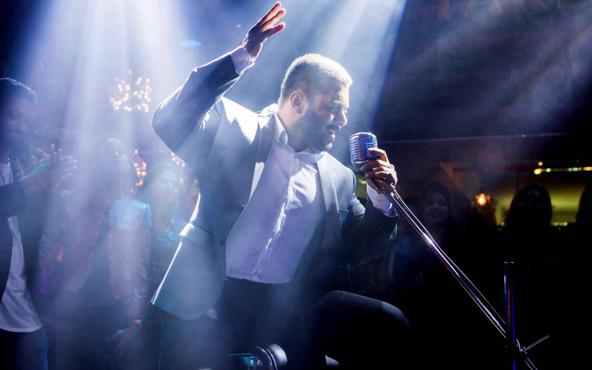 Salman Khan Singing On Stage
