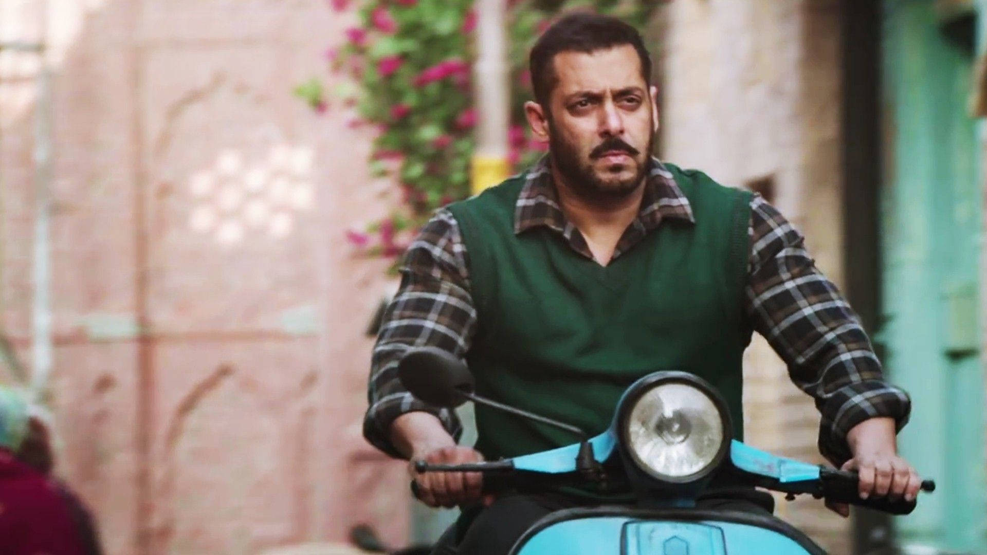 Salman Khan Sultan Riding Motorcycle Hd