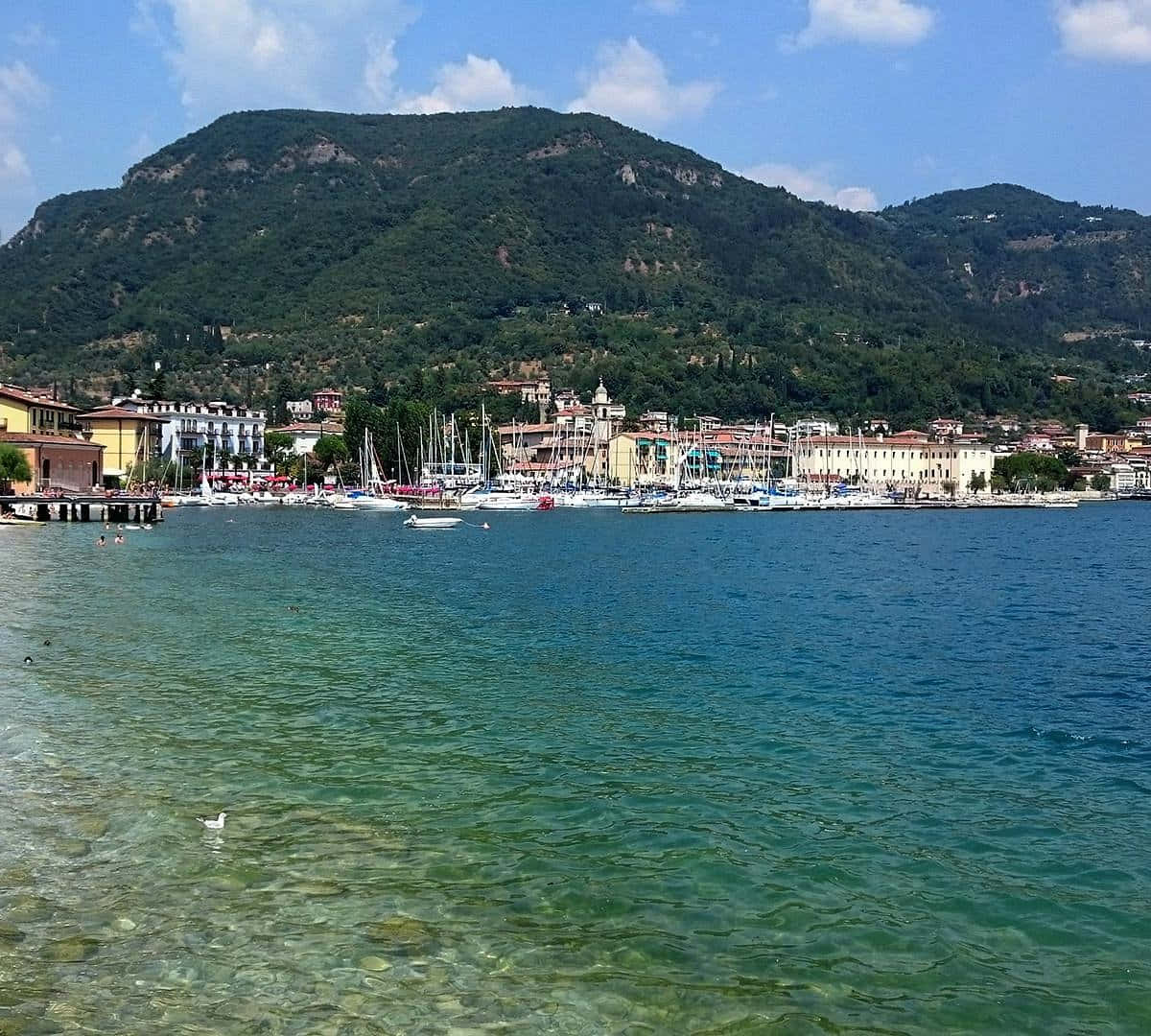Cidadede Salo No Lago Di Garda. Papel de Parede