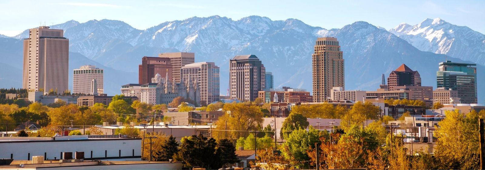 Salt Lake City Skyline Efterår Scene Indsigtsfuld Fjeldlandskab Wallpaper