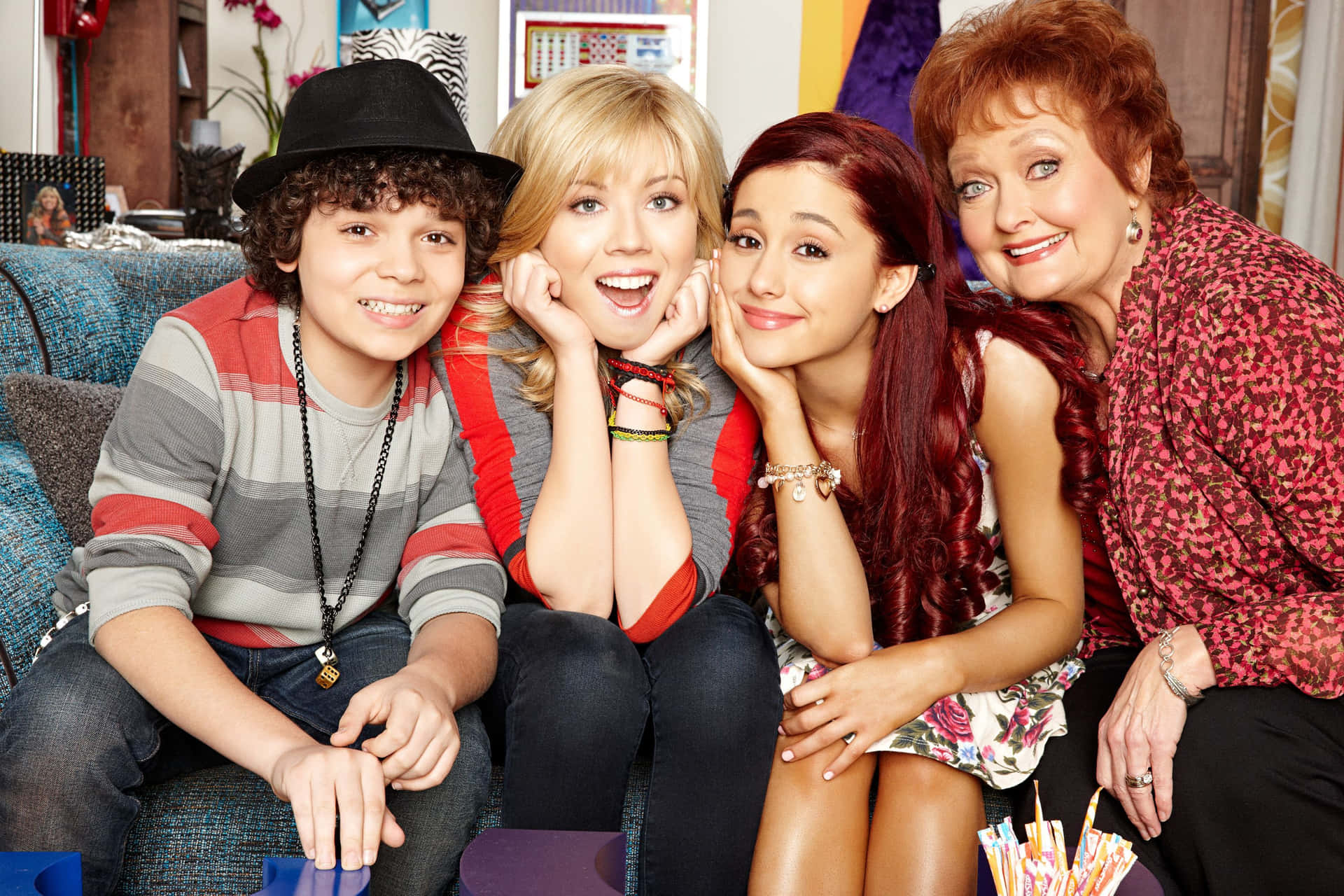 Sam And Cat Sitting Down Wallpaper