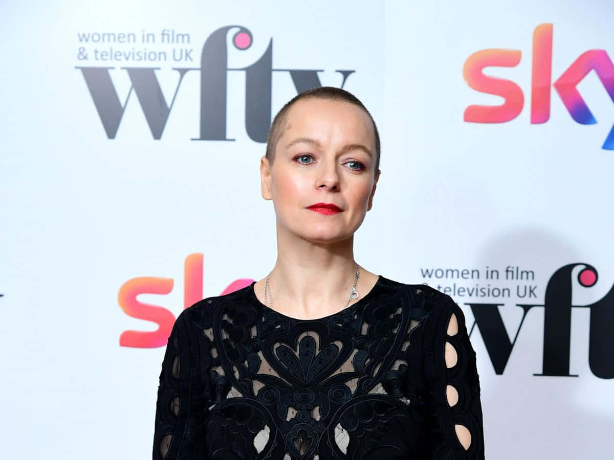 Samantha Morton In Elegant Attire Wallpaper