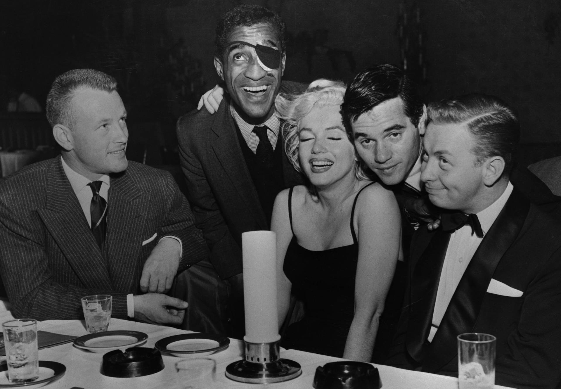 Sammy Davis Jr. På Crescendo Night Club 1960 Wallpaper