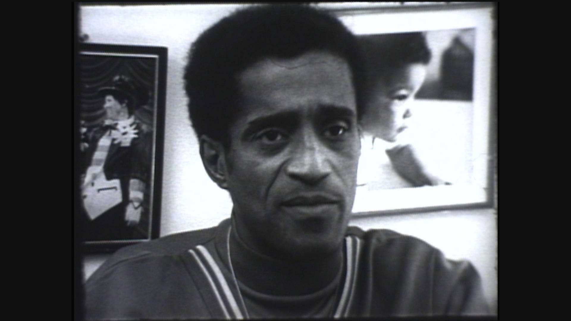Sammydavis Jr. En Nuestra Entrevista De 1968 En Our People. Fondo de pantalla