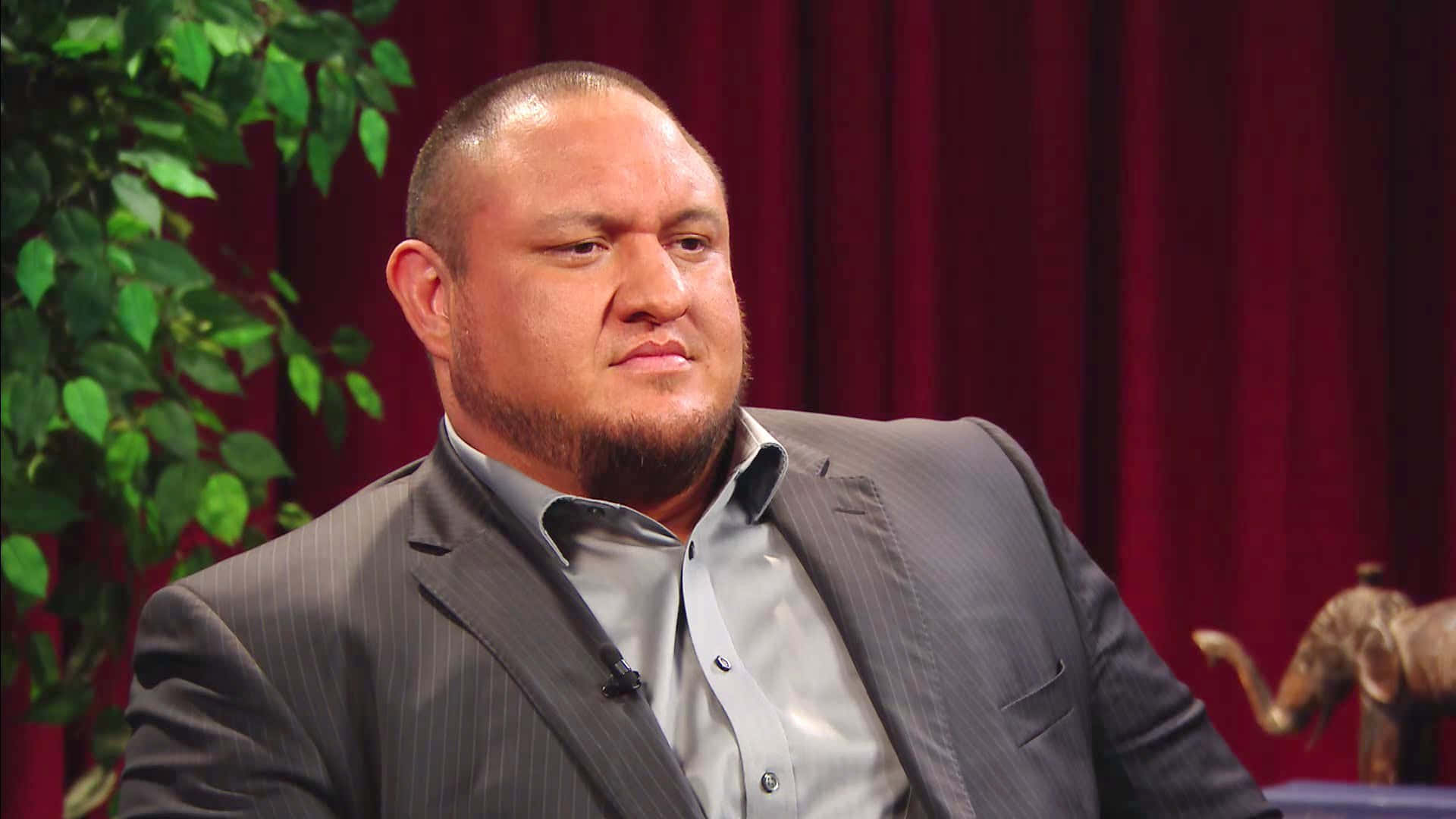 Intervistaa Samoa Joe A Wwe Raw Nel 2017 Sfondo