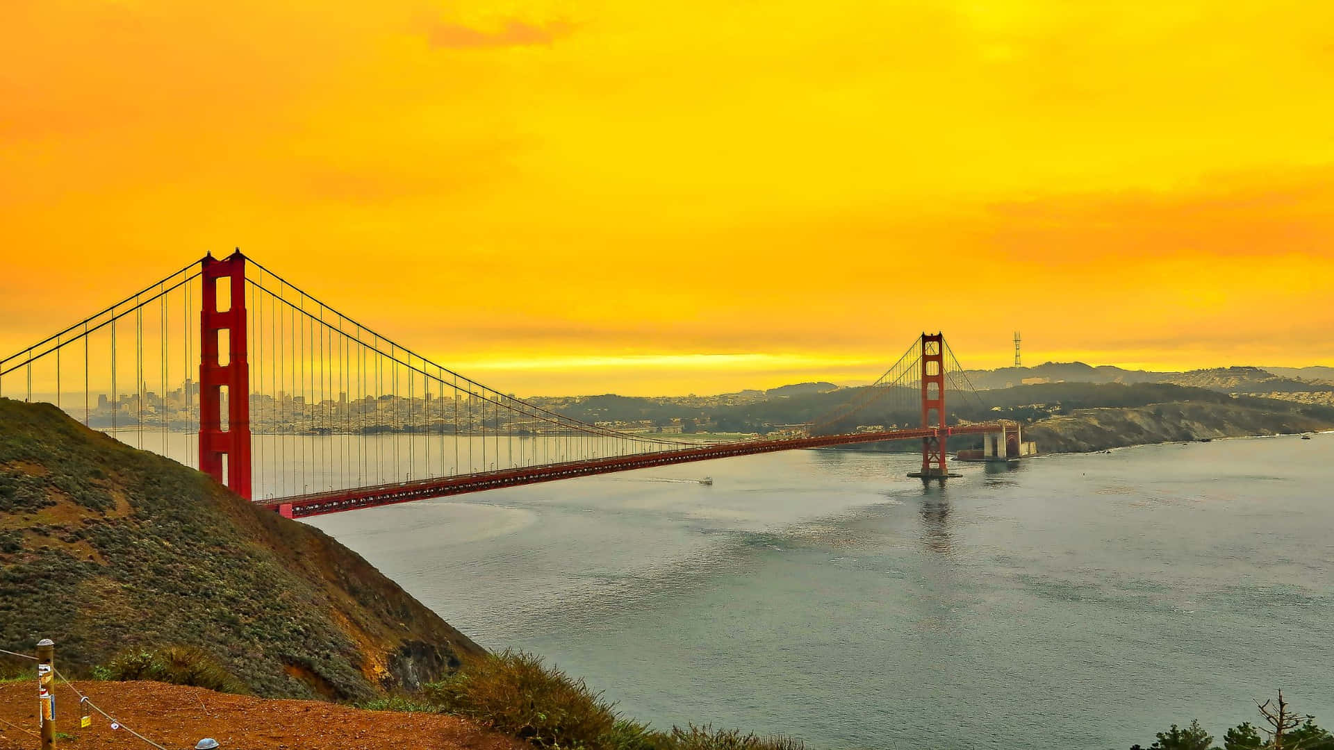 Nyderen Solrig Dag På Den Ikoniske Golden Gate Bridge I San Francisco