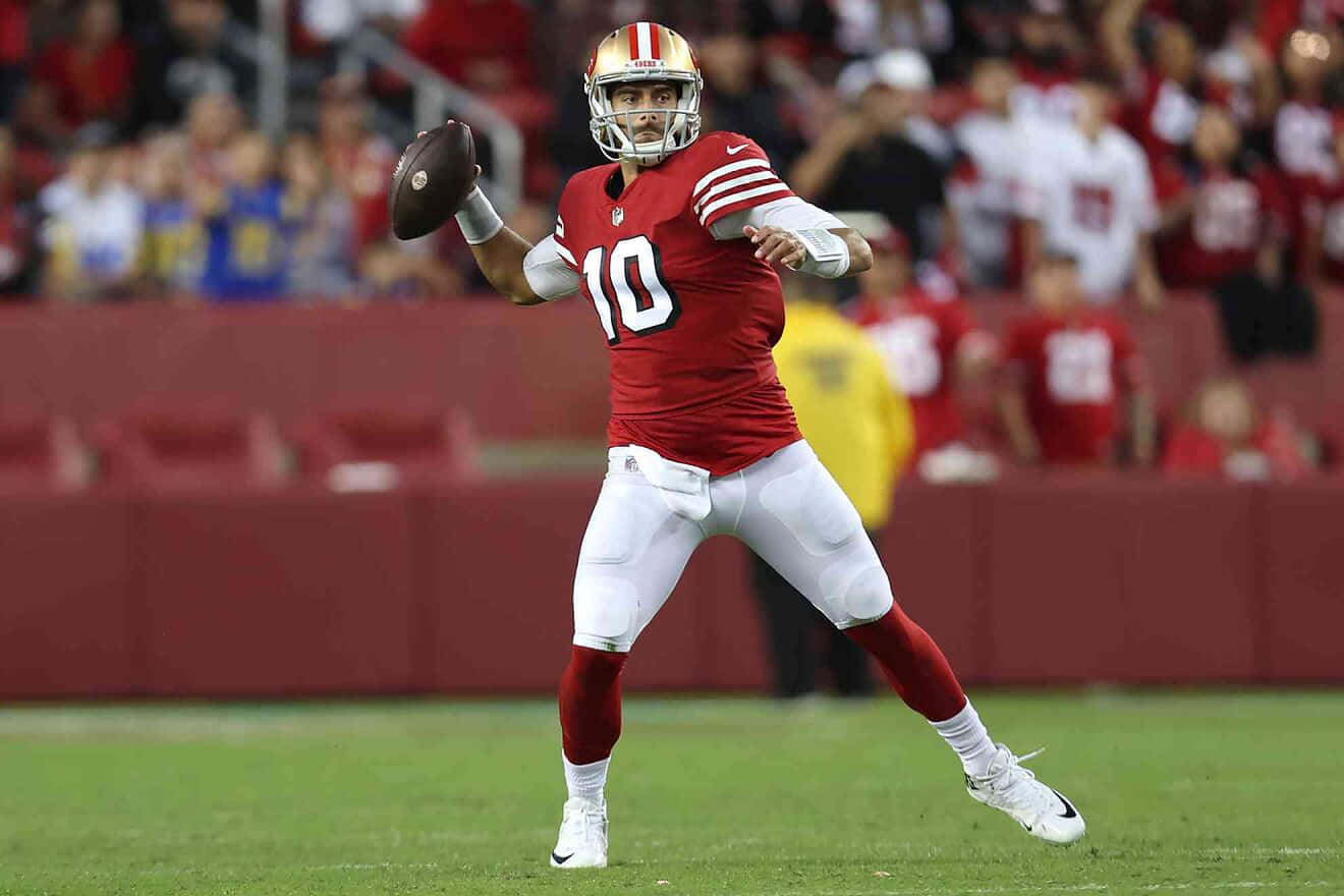 San Francisco 49ers Quarterback, Jimmy Garoppolo, Staand In Uniform Achtergrond