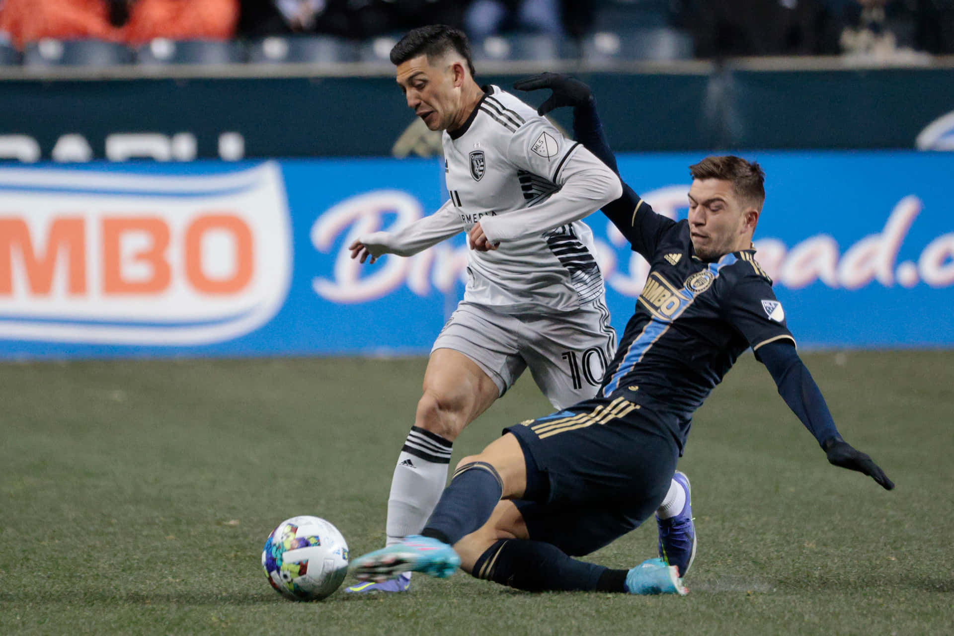 Sanjose Earthquakes Cristian Espinoza Frente A Philadelphia Union Jim Curtin Fondo de pantalla