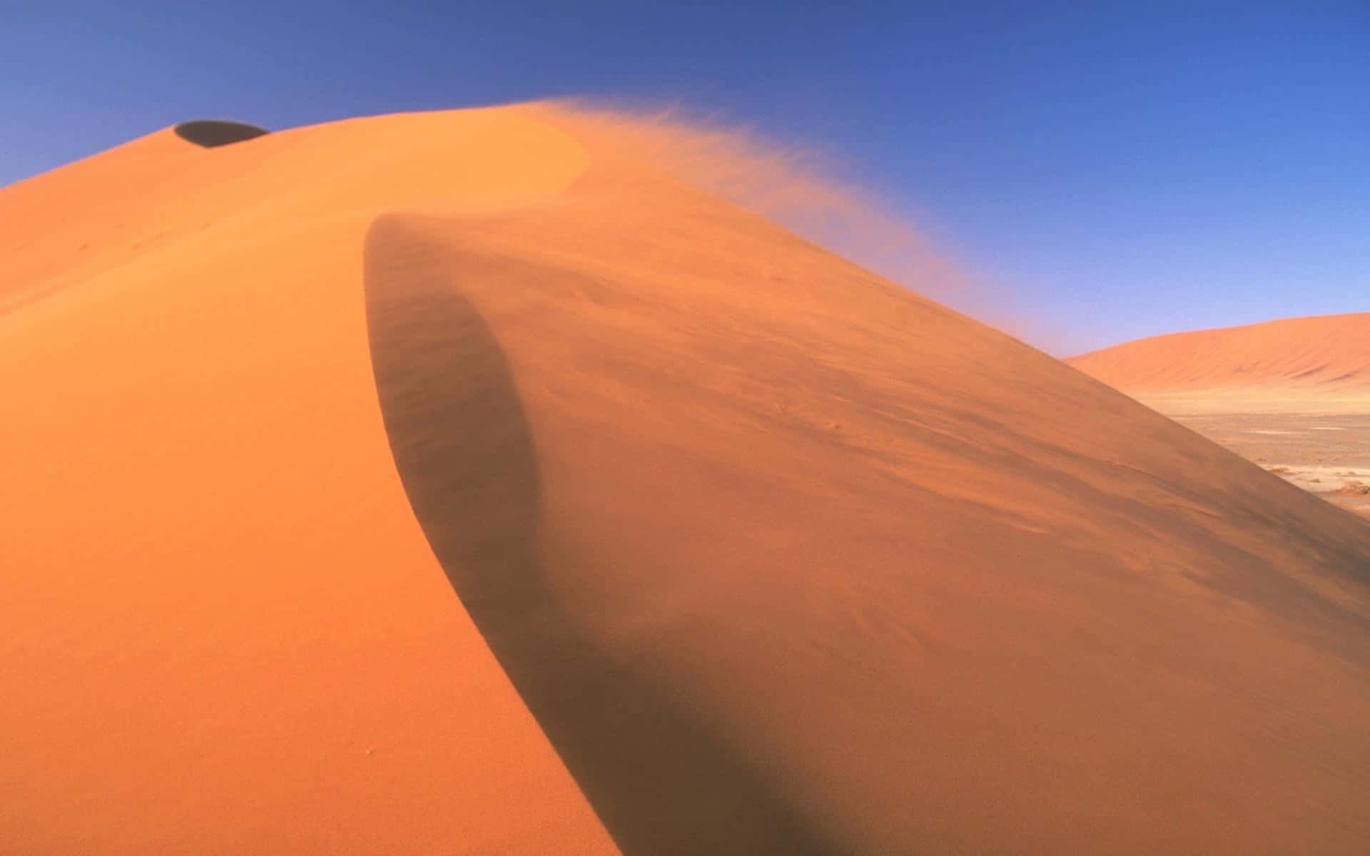 Majestic Desert Sand Dunes Wallpaper