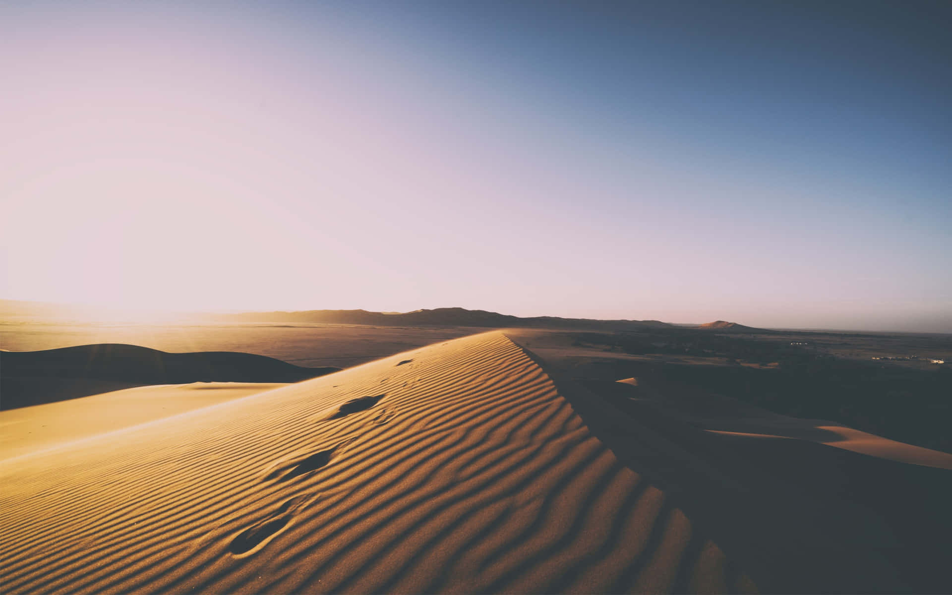 Breathtaking Desert Sand Dunes Wallpaper