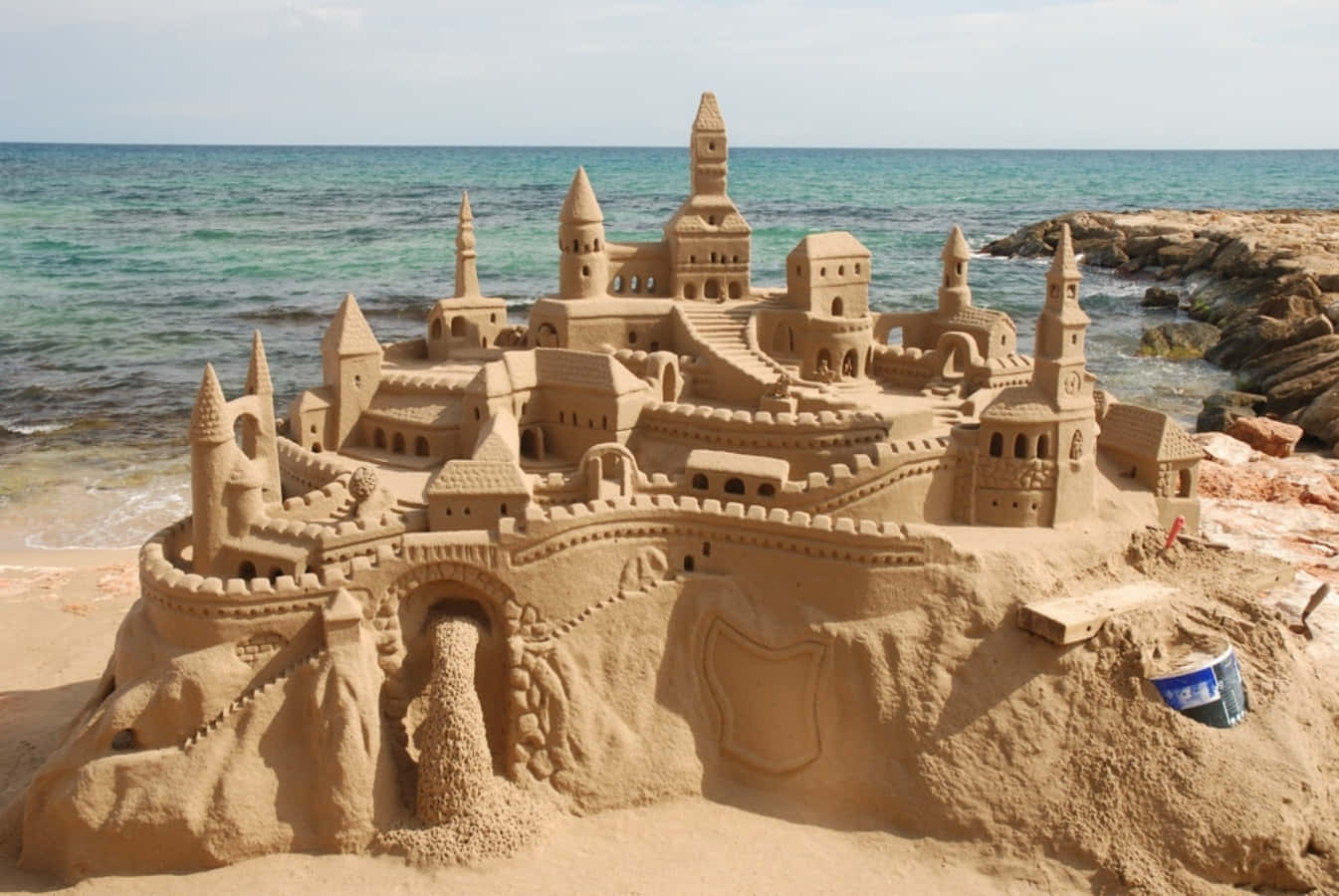 Immaginedi Un Grande Castello Di Sabbia Sulla Spiaggia.
