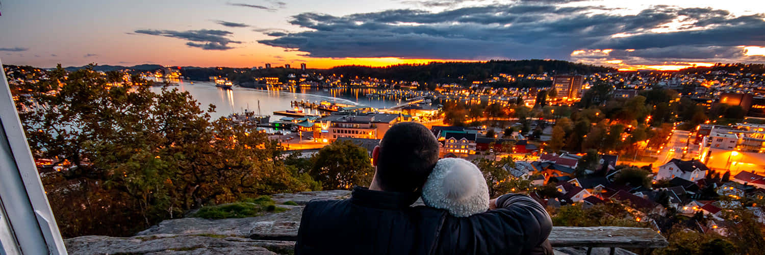 Sandefjord Sunset Viewpoint Couple Wallpaper