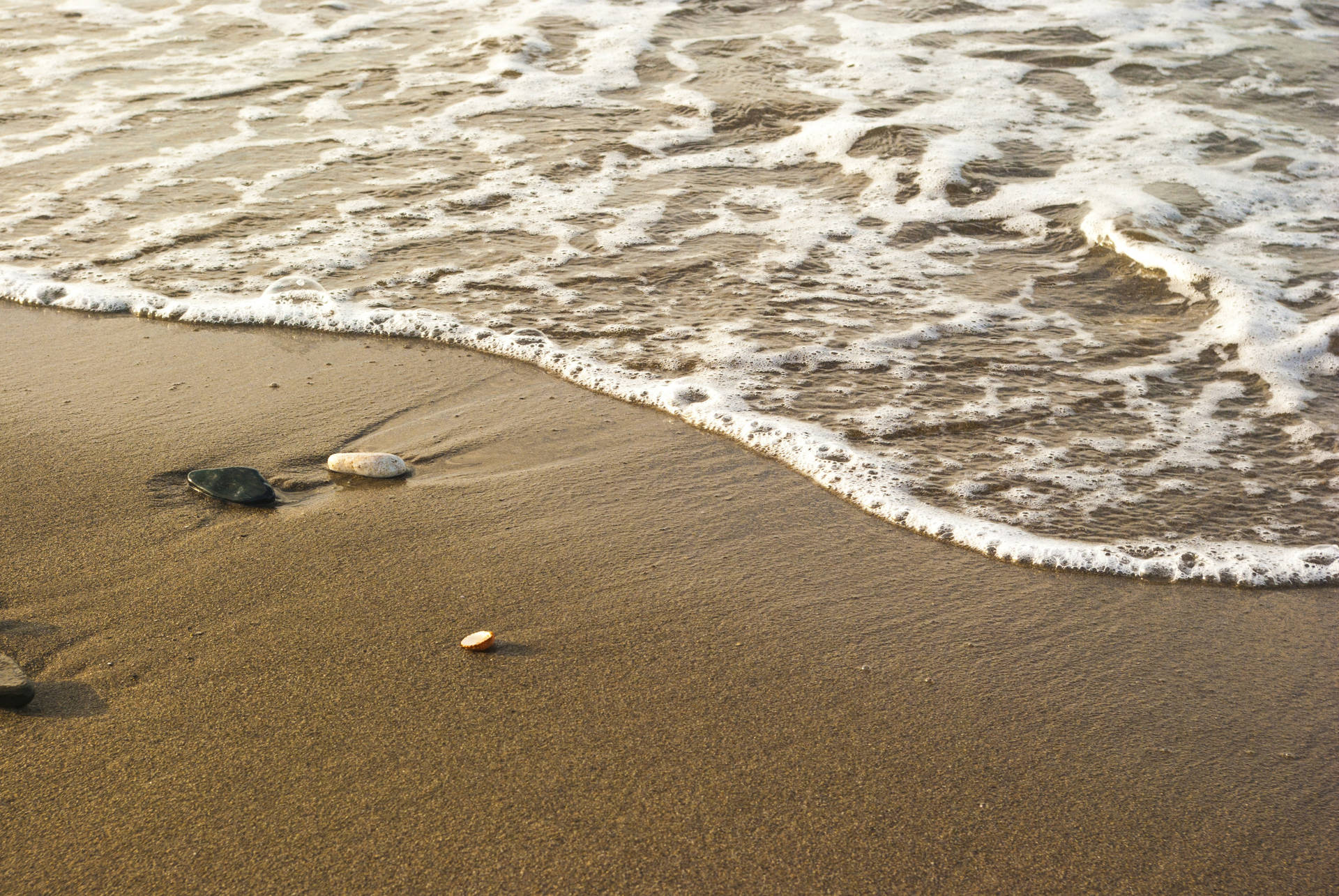 Bølger fra Sandy Beach Screensavers Wallpaper