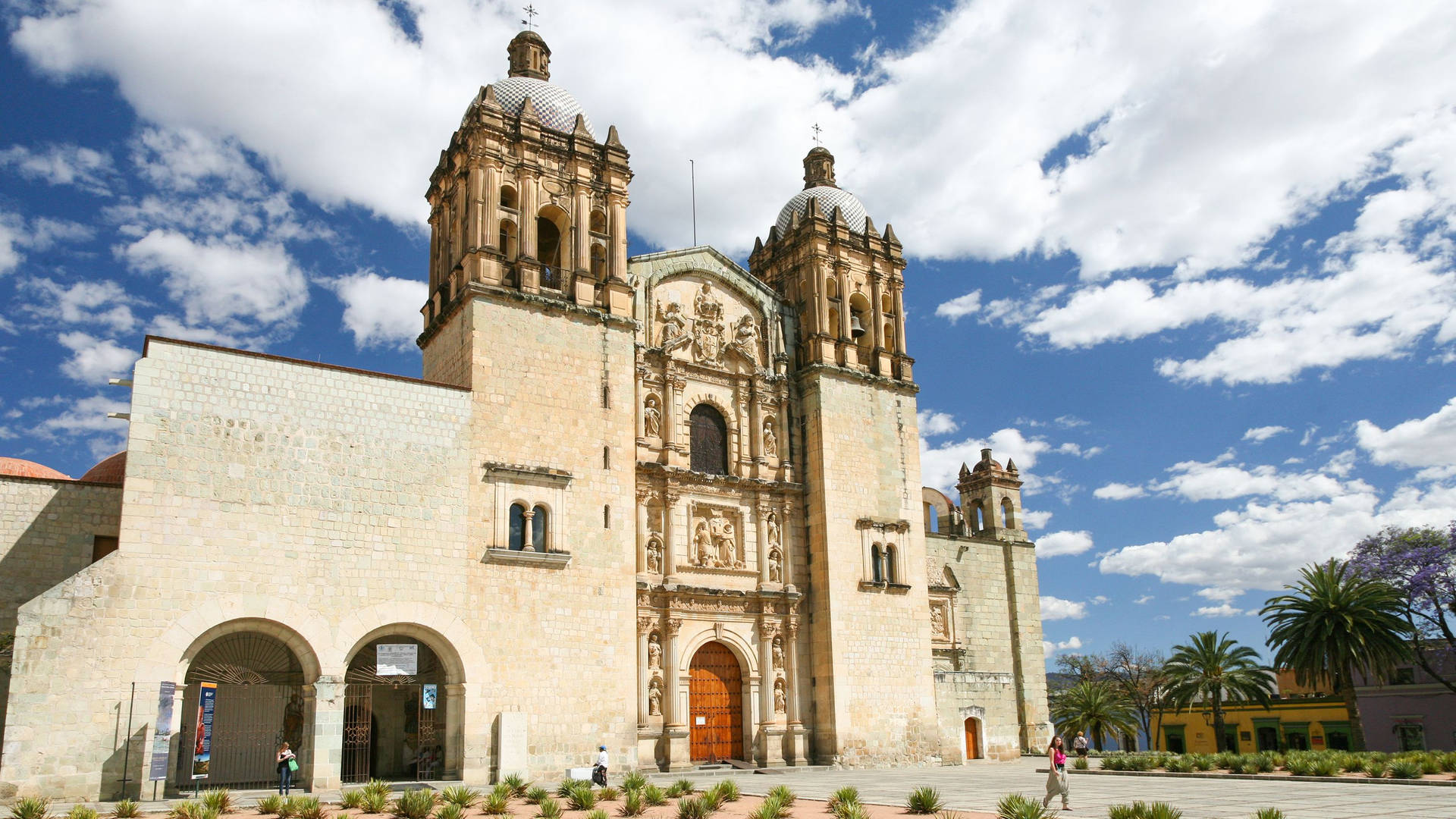 Santo Domingo Cathedral In Oaxaca Wallpaper