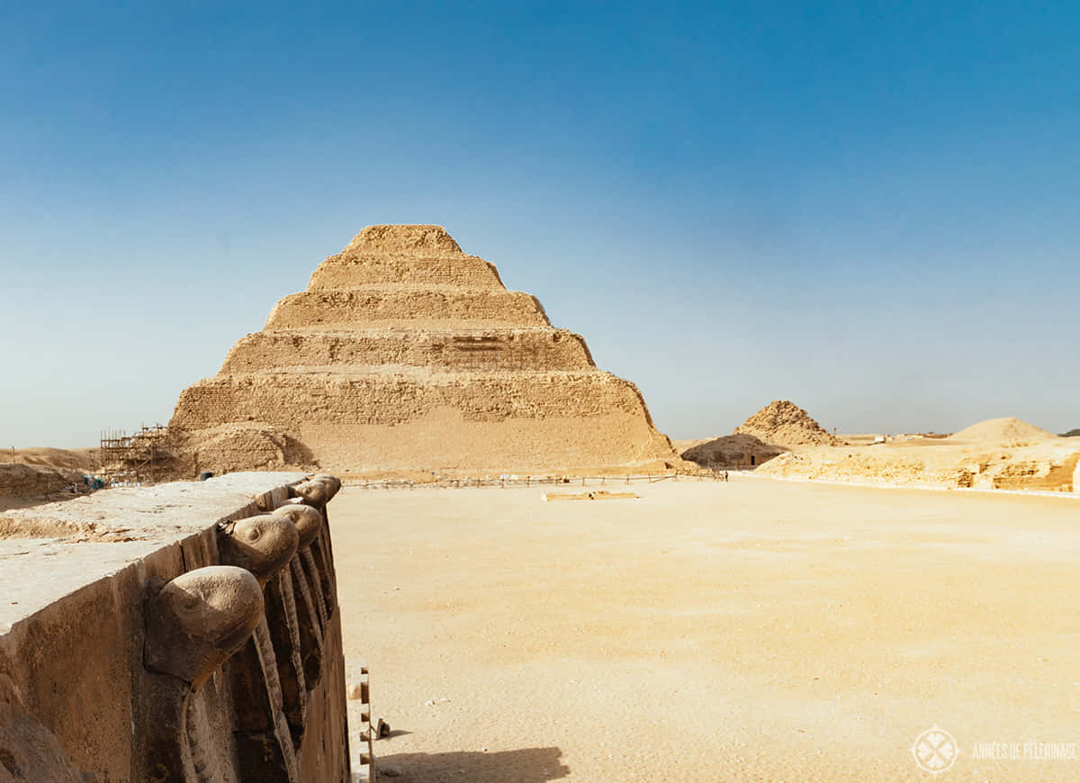 Saqqara Pyramid Cobra Frieze Wallpaper