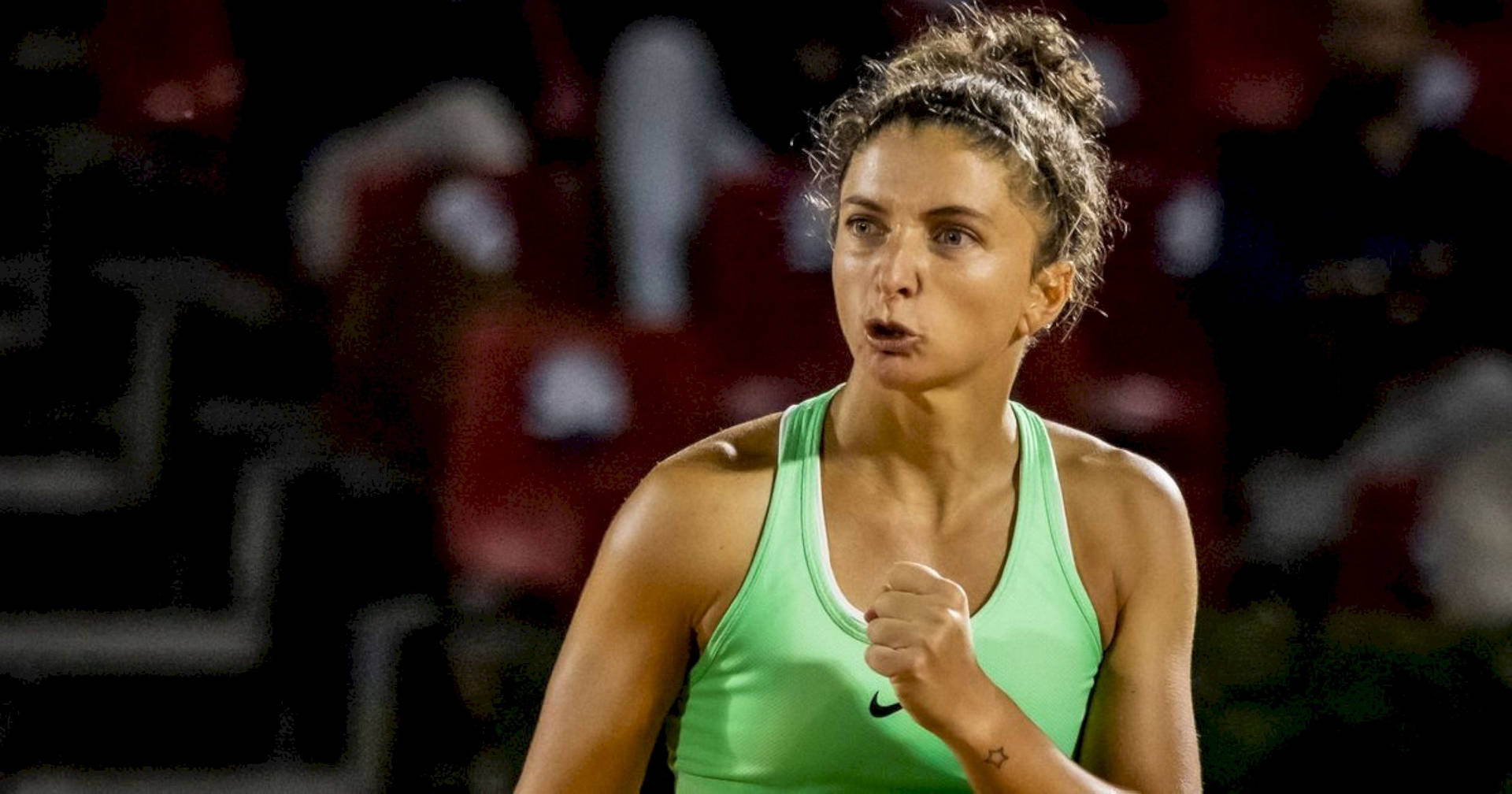 Sara Errani Determined Clenched Fist Wallpaper