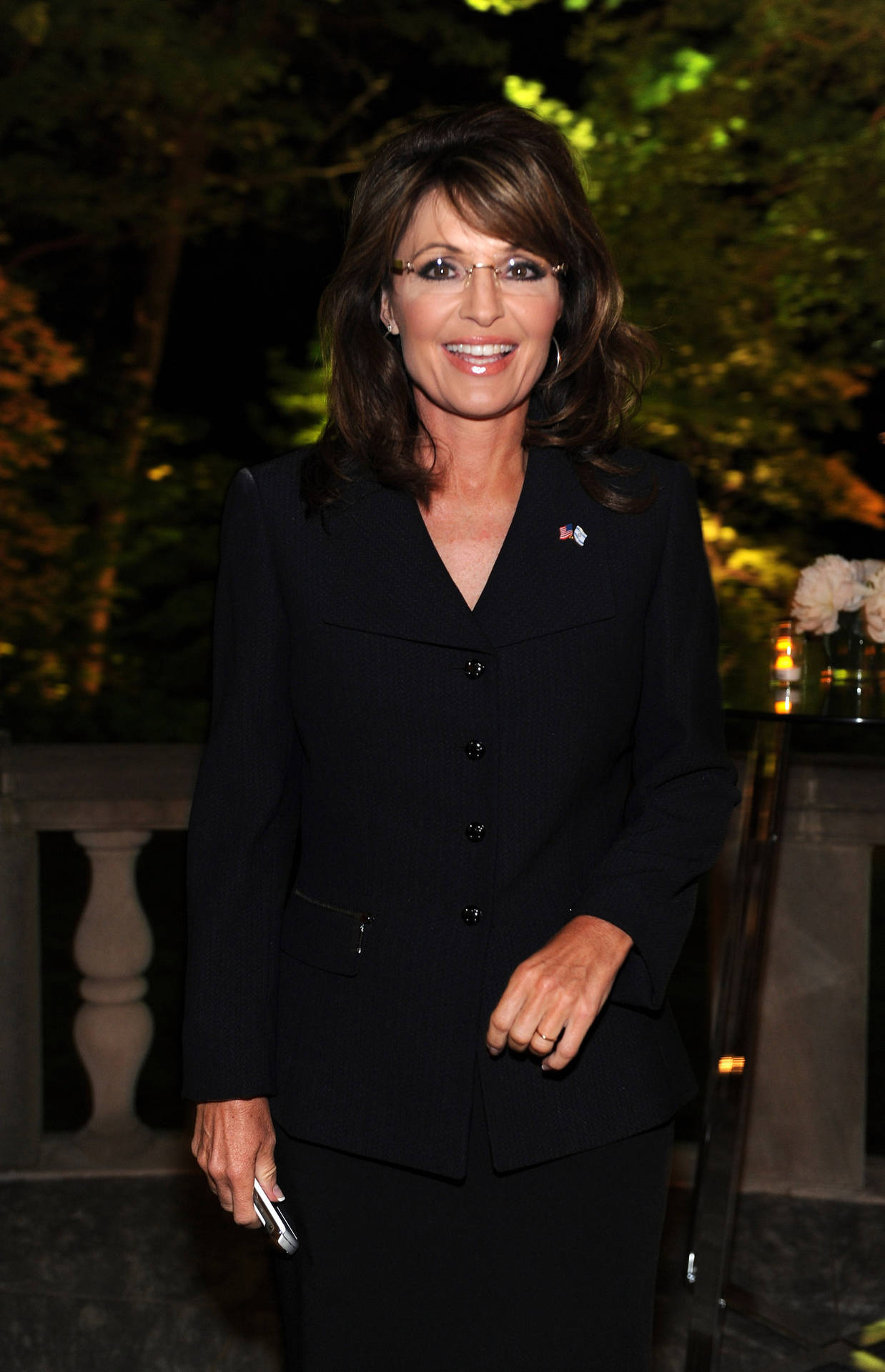 Sarah Palin In Black Dress Wallpaper