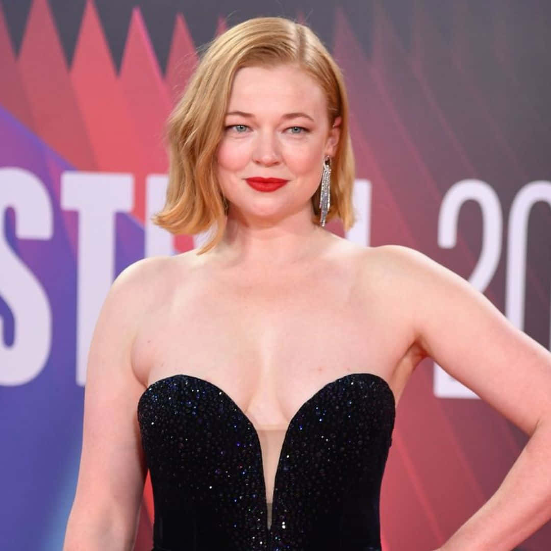 Sarah Snook Red Carpet Glamour Wallpaper