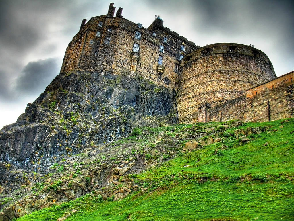 Fotosaturada Del Castillo De Edimburgo. Fondo de pantalla