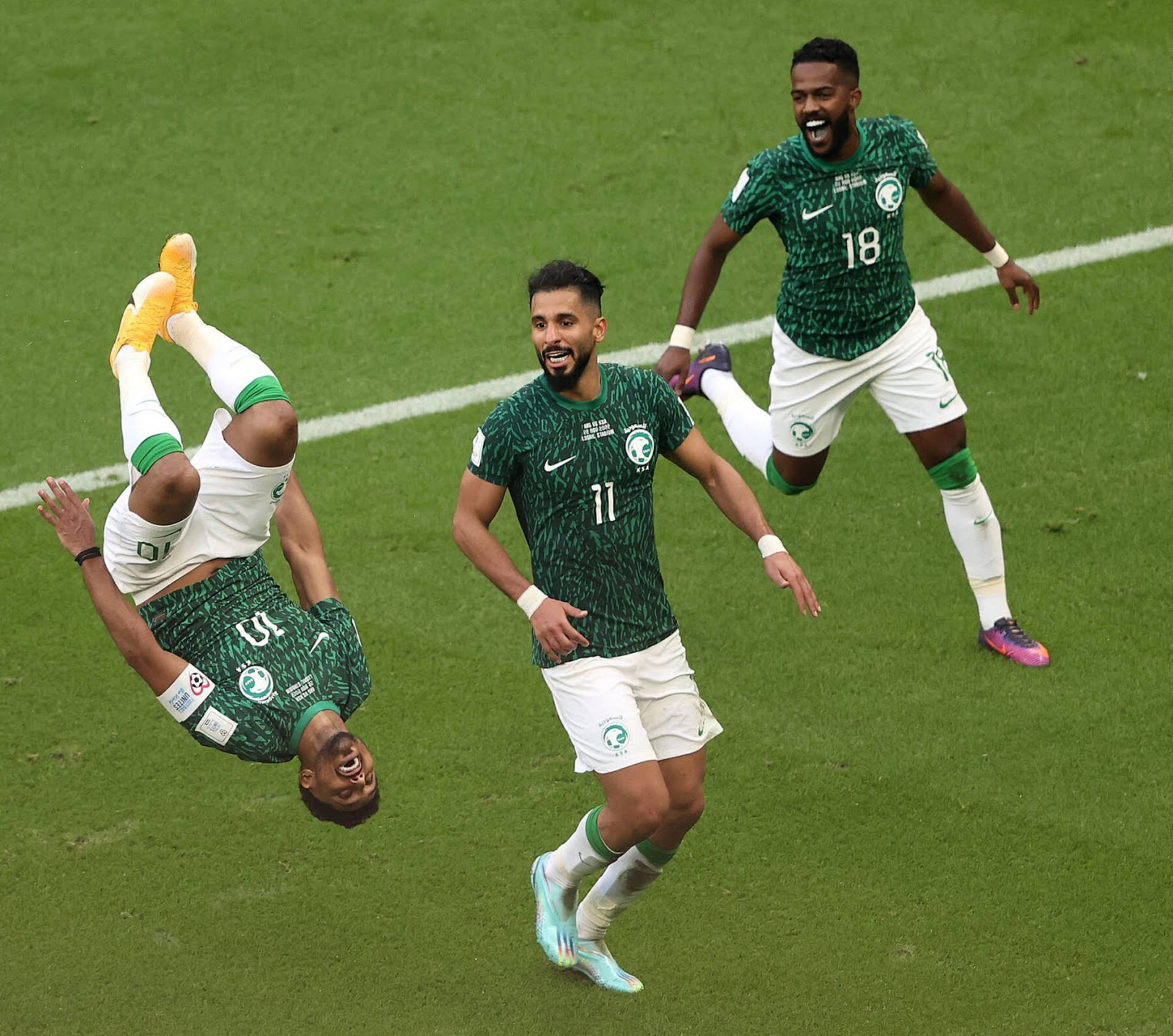 Equipenacional De Futebol Da Arábia Saudita - Vitória Surpreendente Papel de Parede