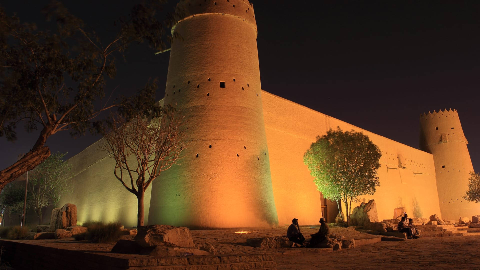 Lysene fra Masmak-fæstningen i Saudi-Arabien Skrivebordsbaggrund Wallpaper