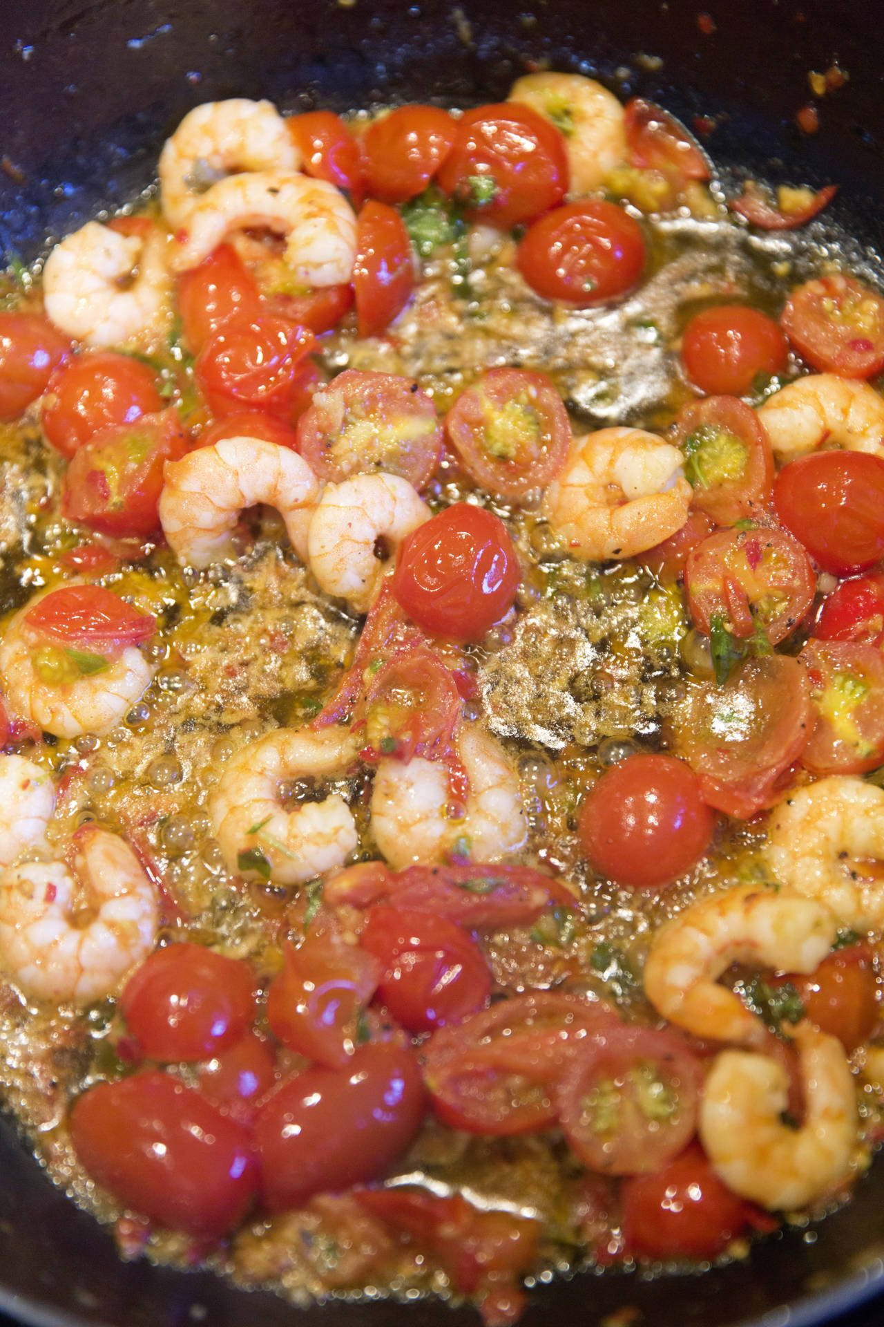 Scampi Shrimp With Cherry Tomatoes Wallpaper