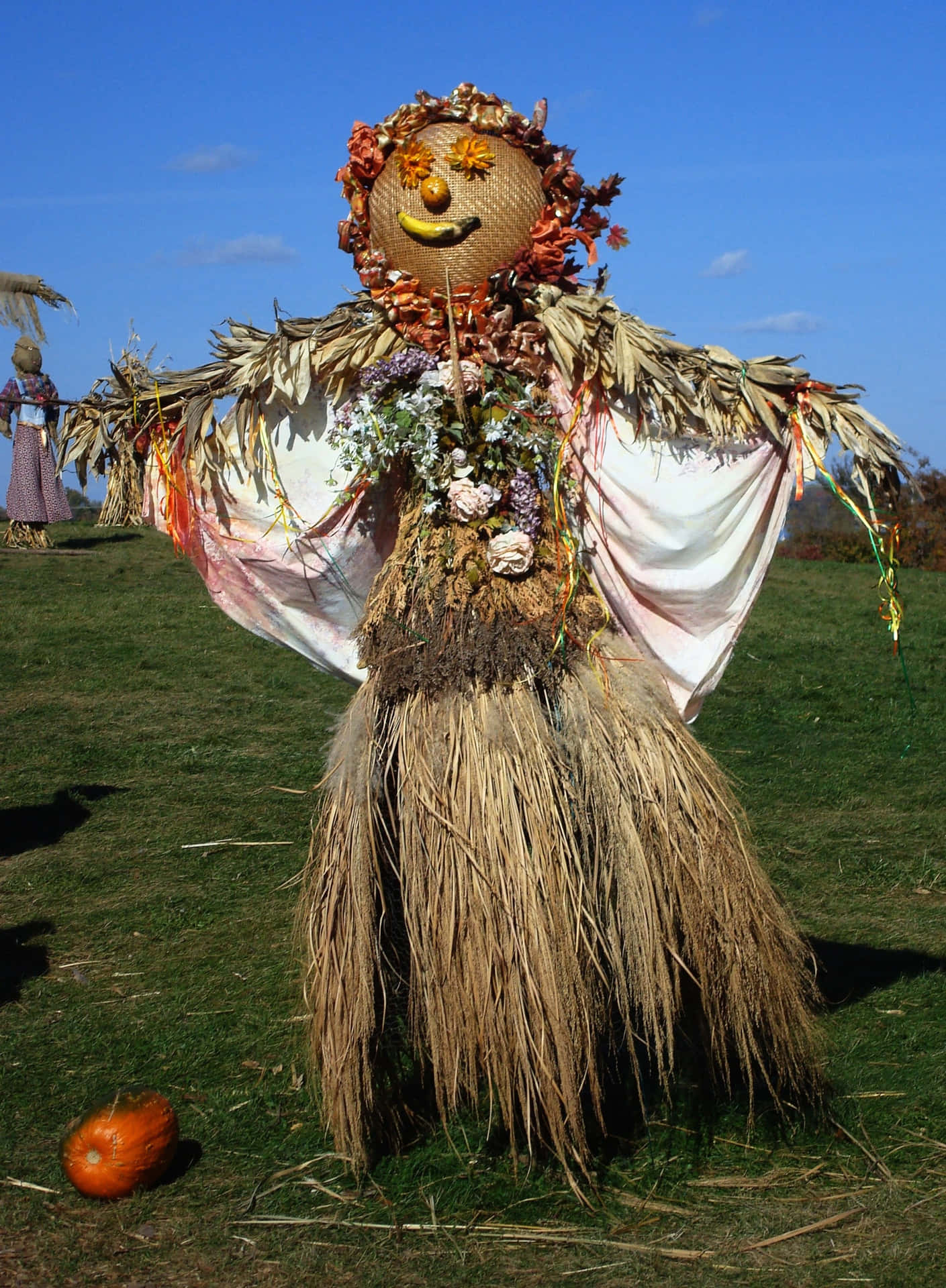 Scarecrow Dried Leaves Picture