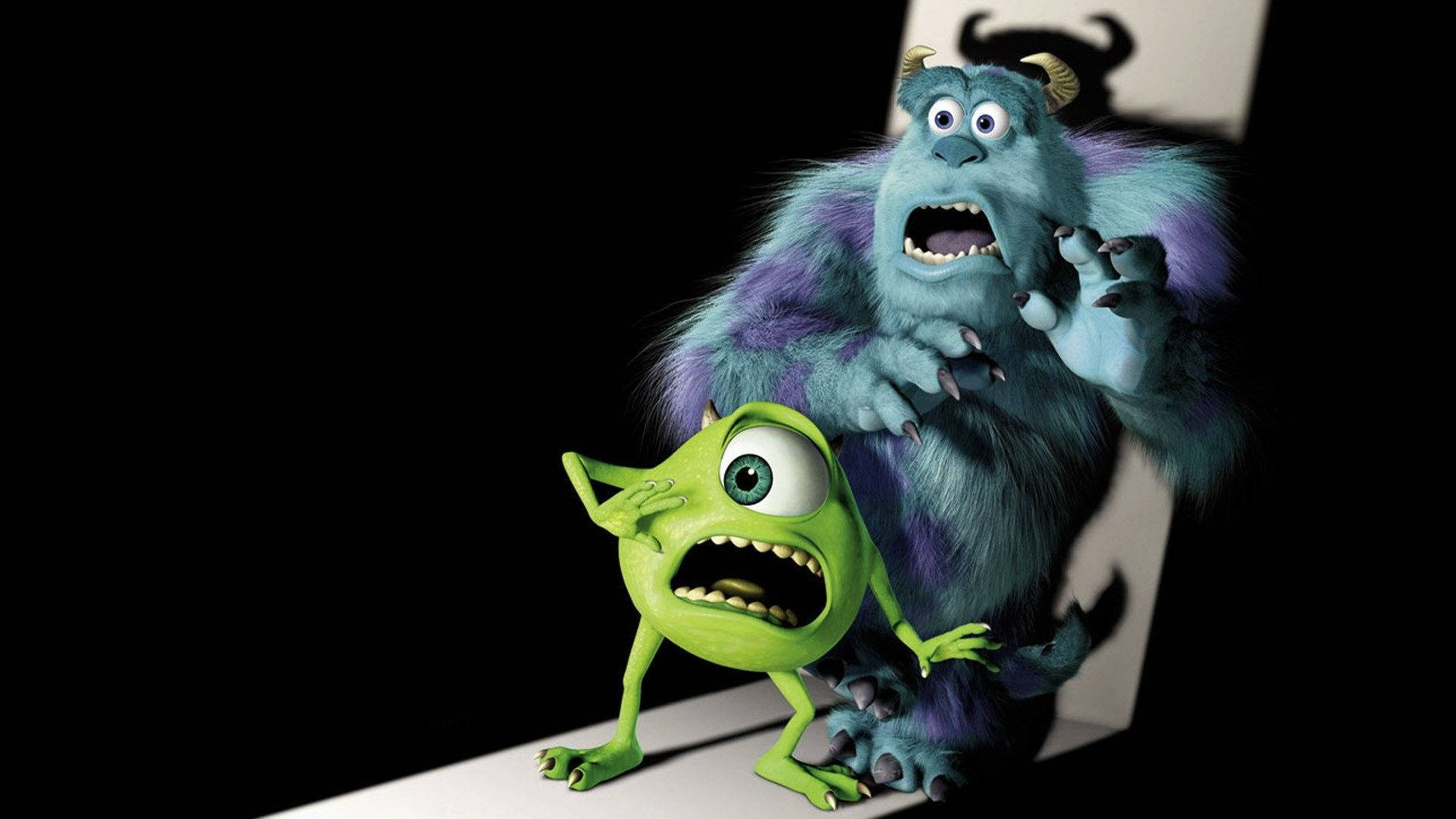 Scared Sulley And Mike Wallpaper