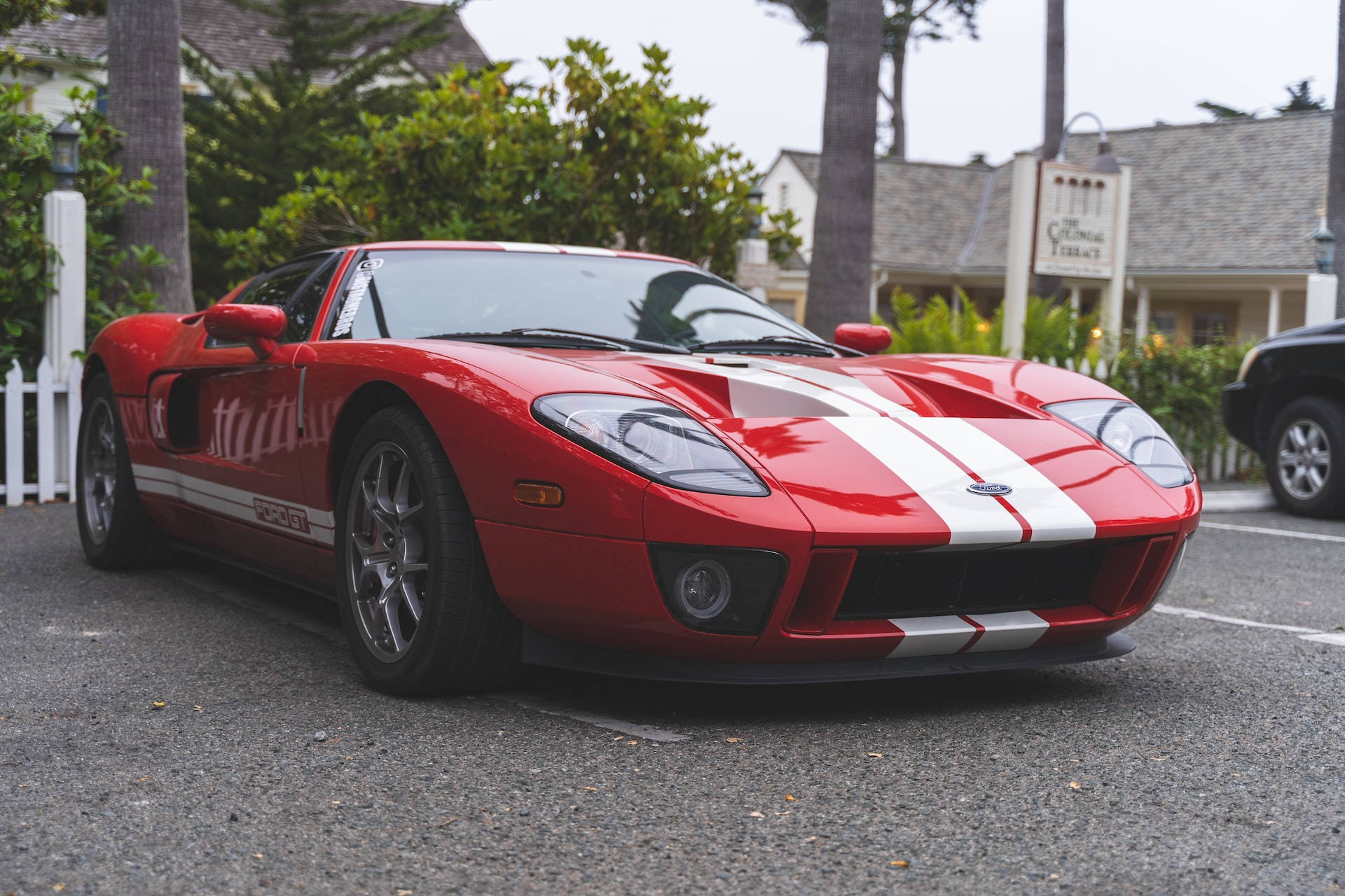 Scarlet-colored Ford Gt Wallpaper
