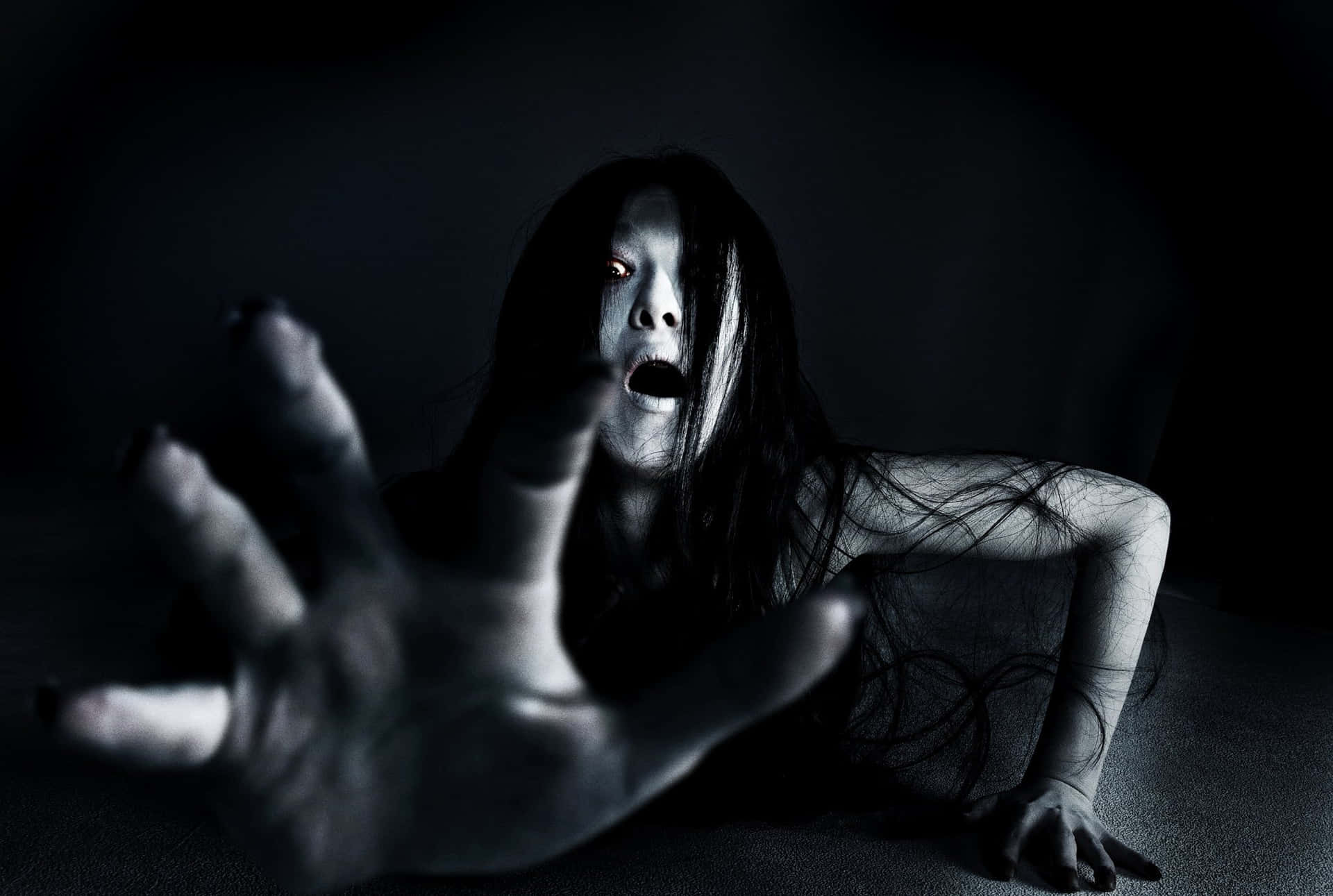 Skræmmendebillede Af Spøgelset Kayako Saeki.