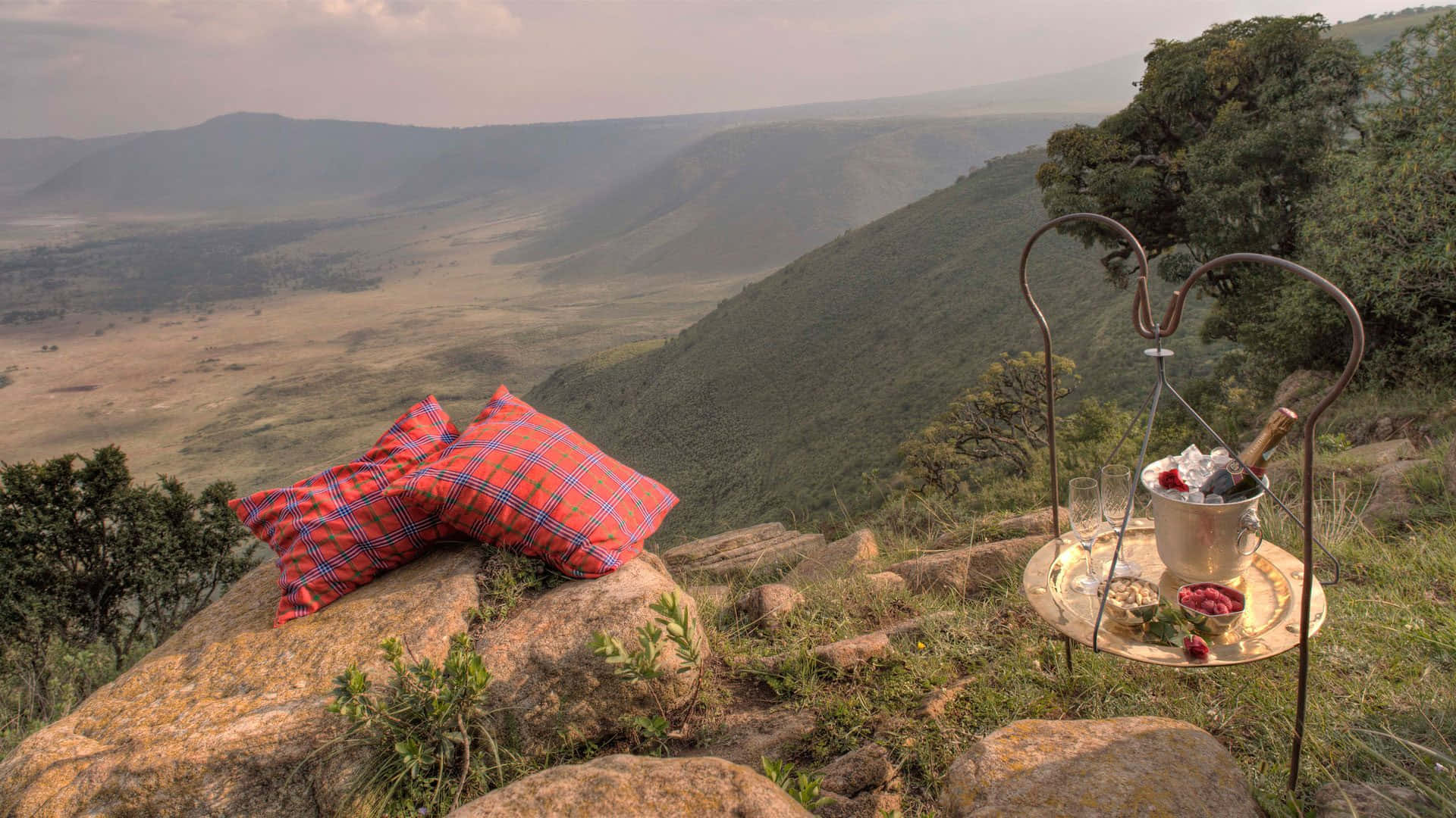 Paisajeen El Cráter Ngorongoro En El Norte De Tanzania. Fondo de pantalla