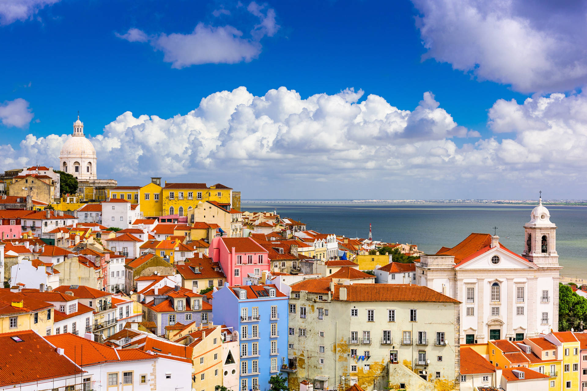 Scenic Lisbon Wallpaper