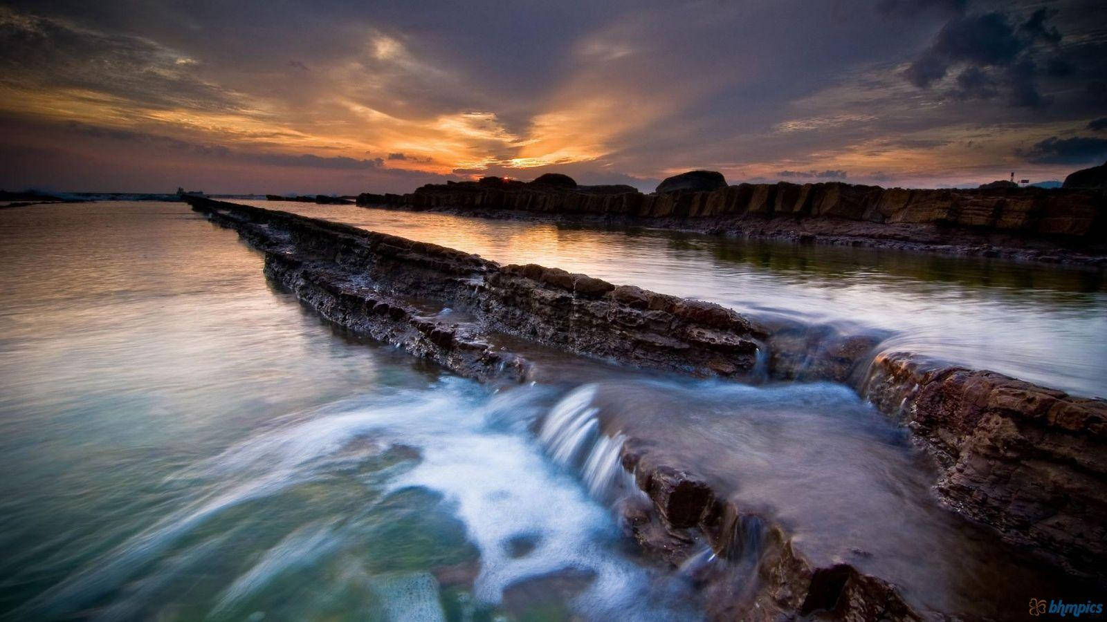 Scenic Ocean Sunset Falls Wallpaper