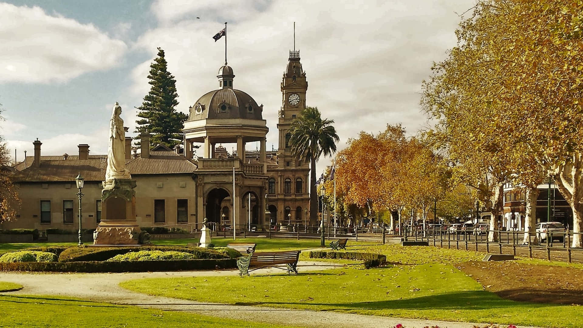 Scenic Sunset Over The Vibrant Cityscape Of Bendigo, Australia Wallpaper