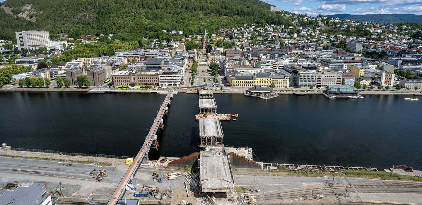 Scenisk Utsikt Over Drammen By Ved Solnedgang Bakgrunnsbildet