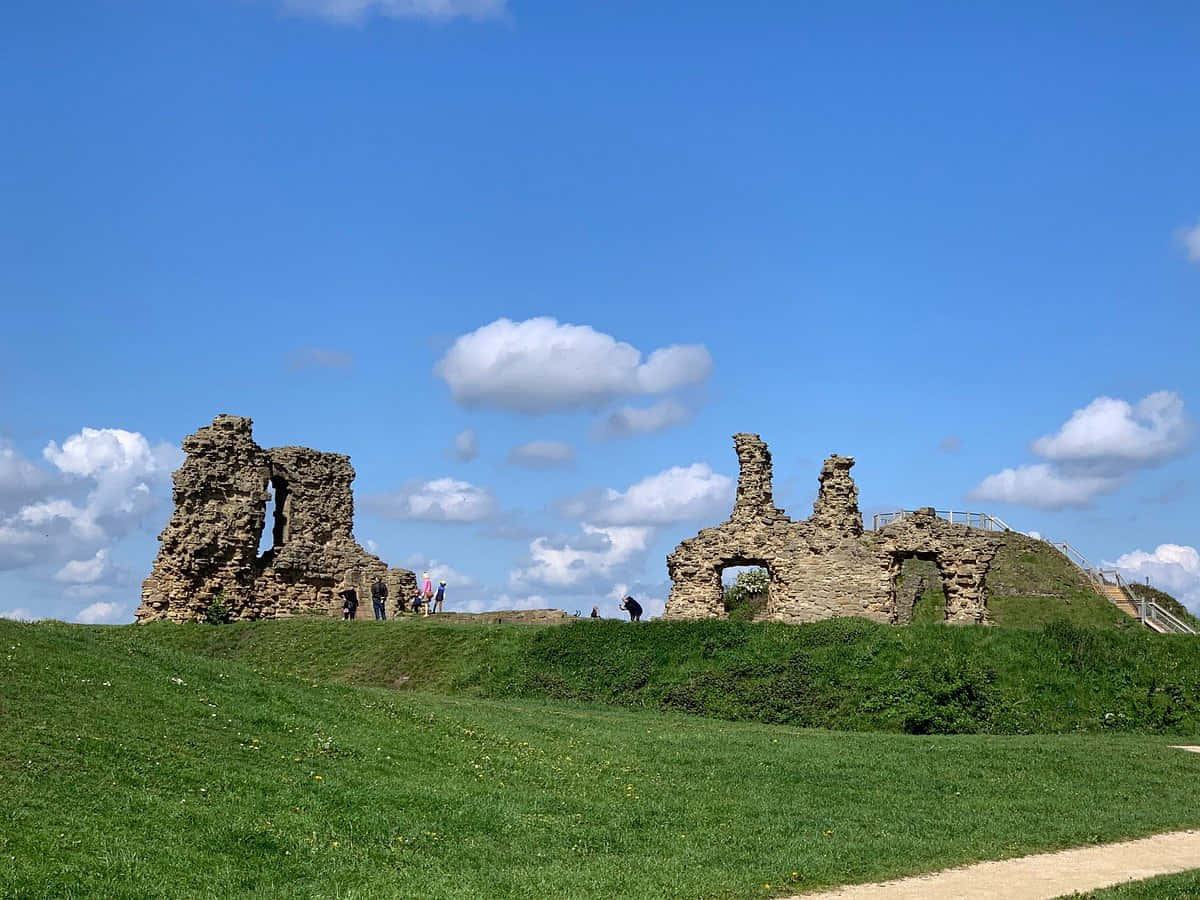 Scenic View Of Iconic Sandal Castle In Wakefield, United Kingdom Wallpaper