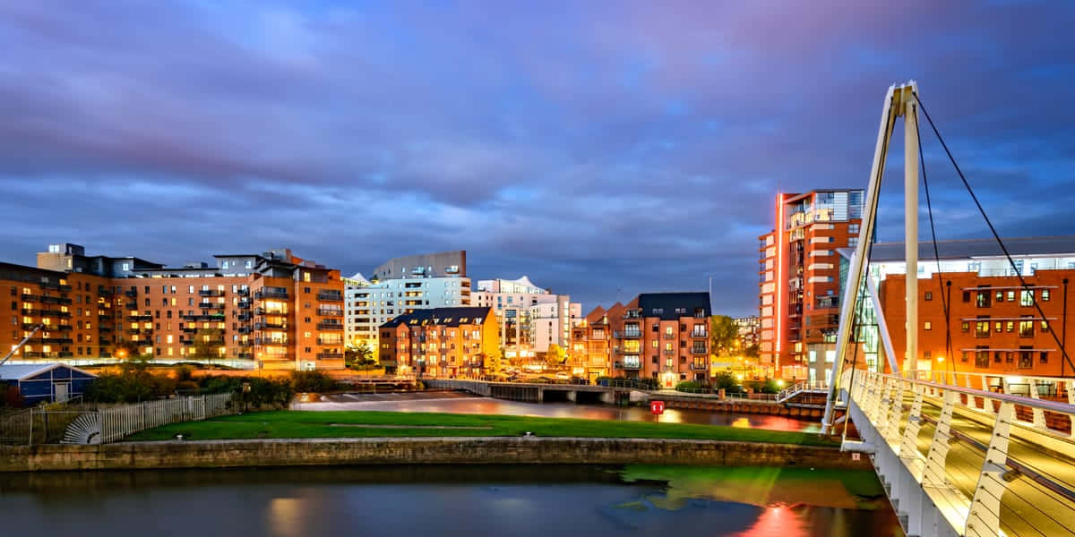 Scenic View Of Leeds City At Dusk Wallpaper