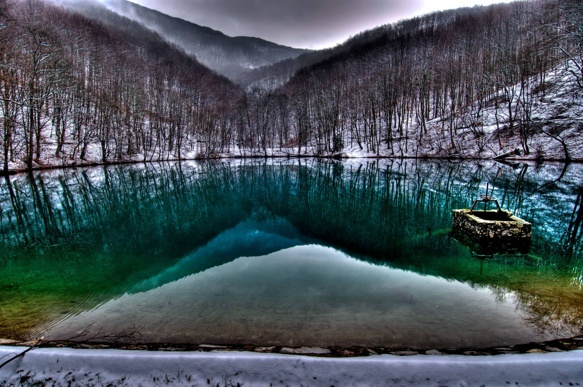Scenic Winter Pond Wallpaper
