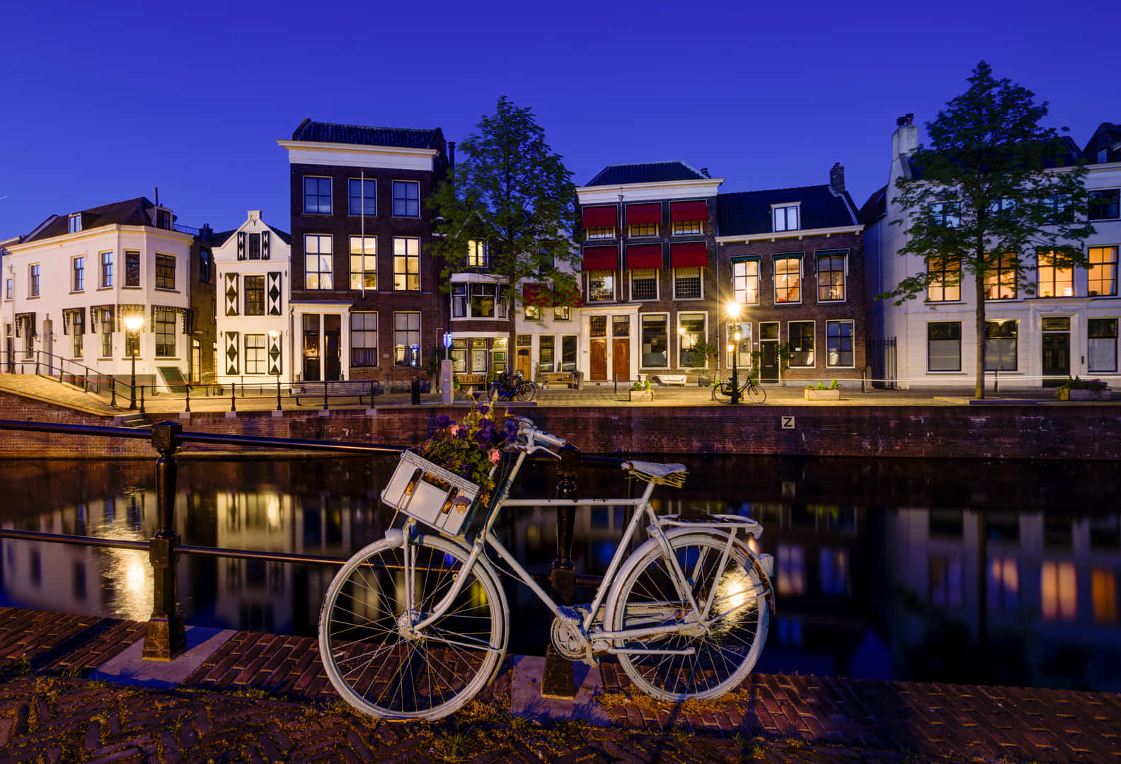 Schiedam Canal Night Scene Wallpaper